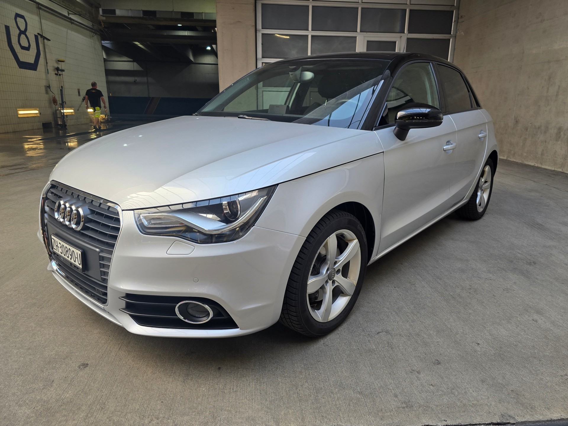 AUDI A1 Sportback 1.4 TFSI Attraction S-tronic-image-1