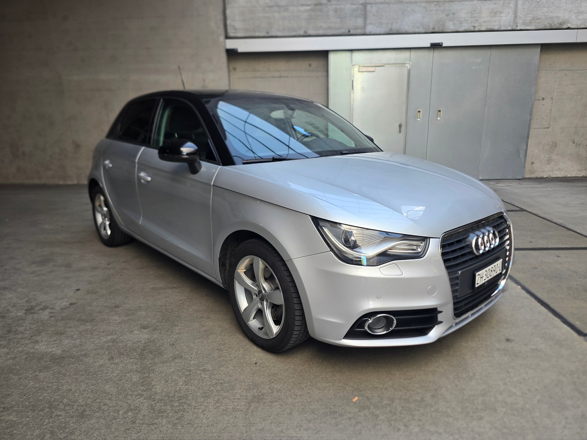 AUDI A1 Sportback 1.4 TFSI Attraction S-tronic-image-0