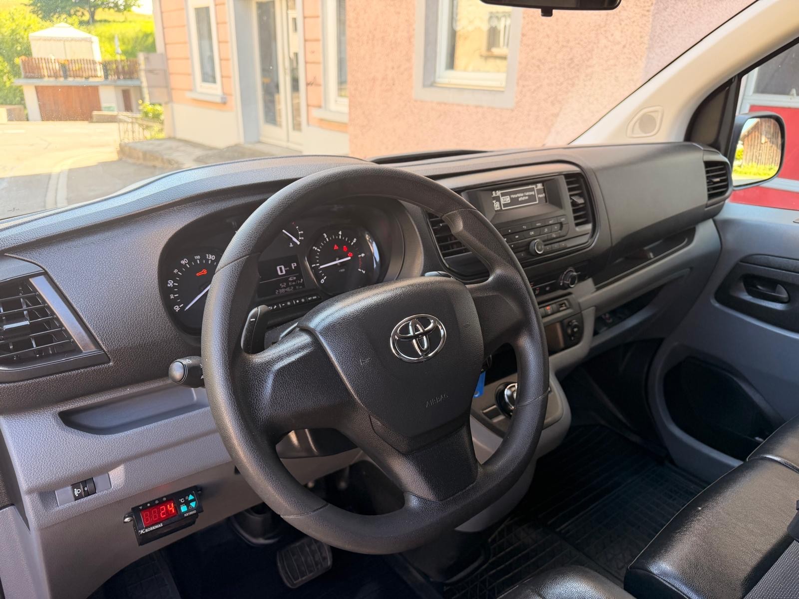 TOYOTA Proace 2.0D Glass Van L2 Active Kühlwagen-image-8