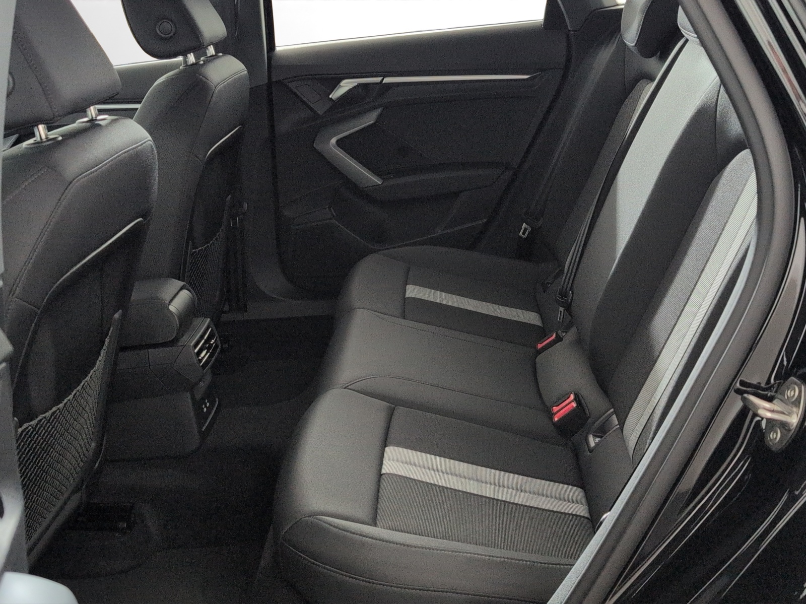 AUDI A3 Sportback TFSI 110 kW Attraction S tronic-image-7