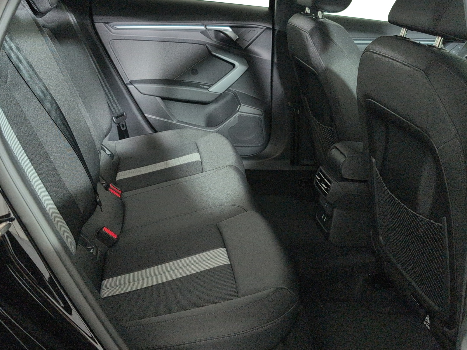 AUDI A3 Sportback TFSI 110 kW Attraction S tronic-image-8