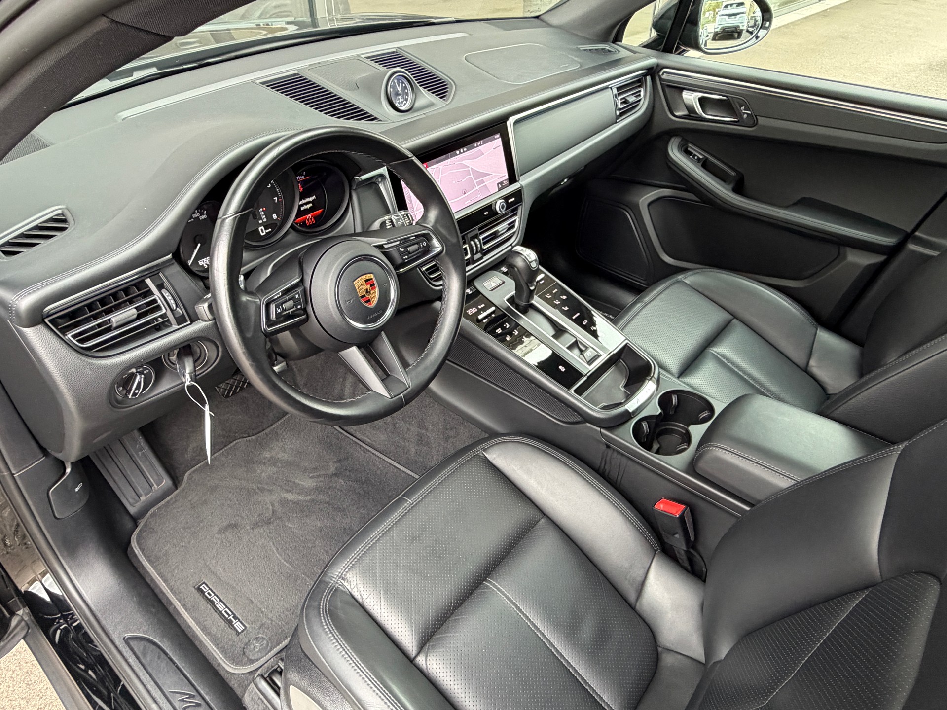 PORSCHE Macan PDK-image-18