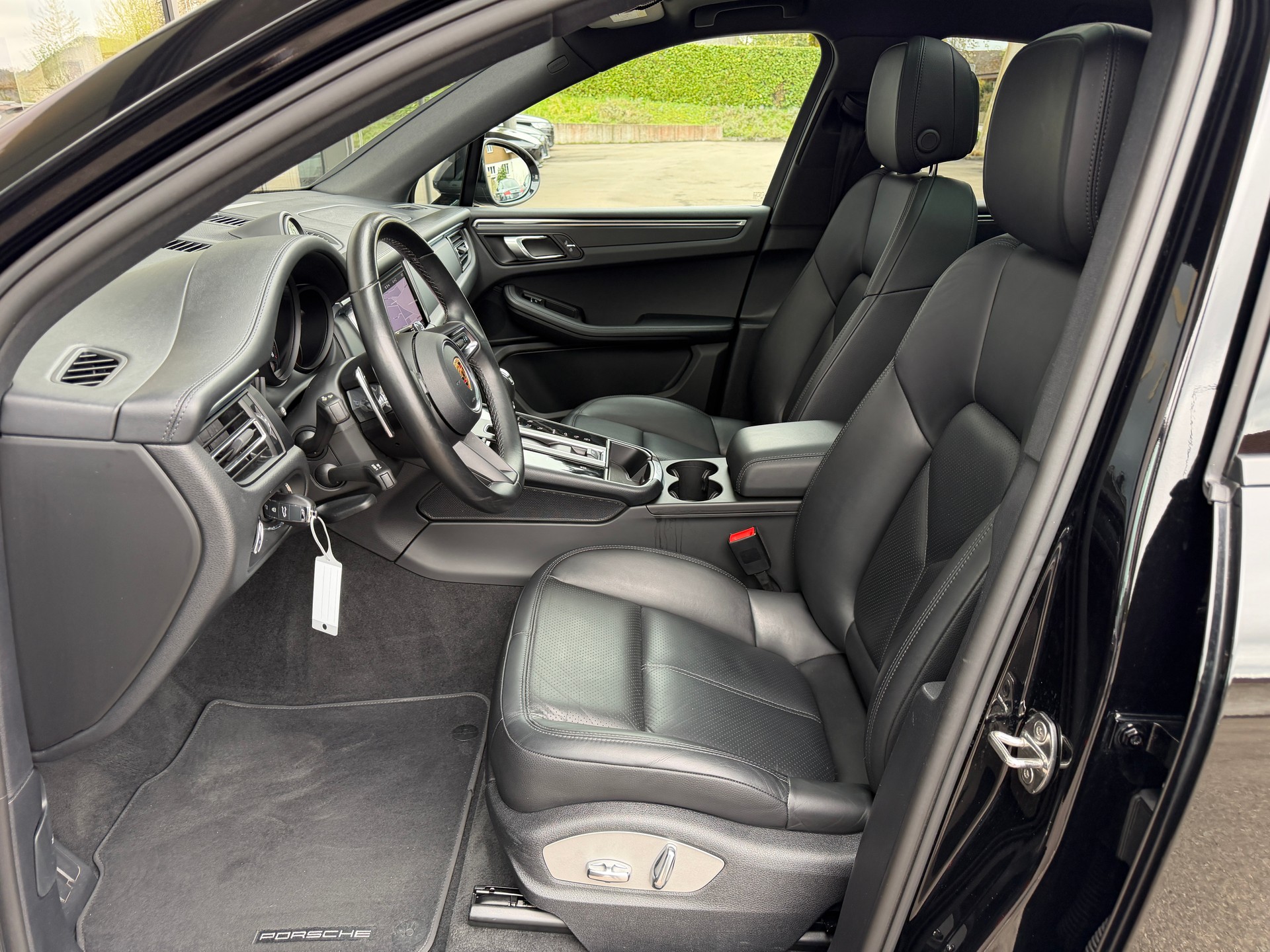 PORSCHE Macan PDK-image-9