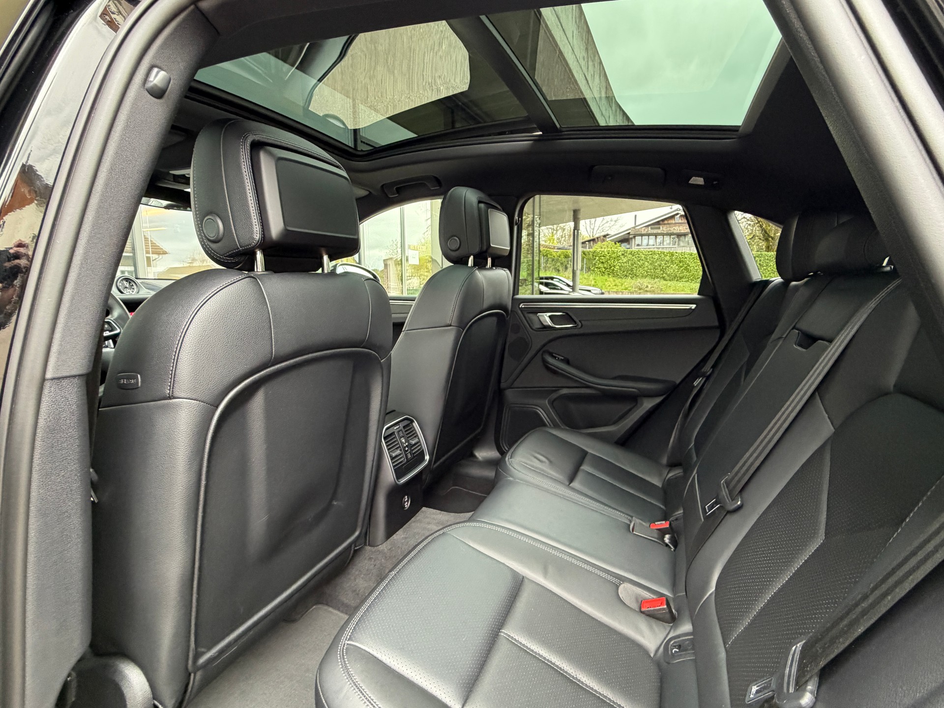 PORSCHE Macan PDK-image-14