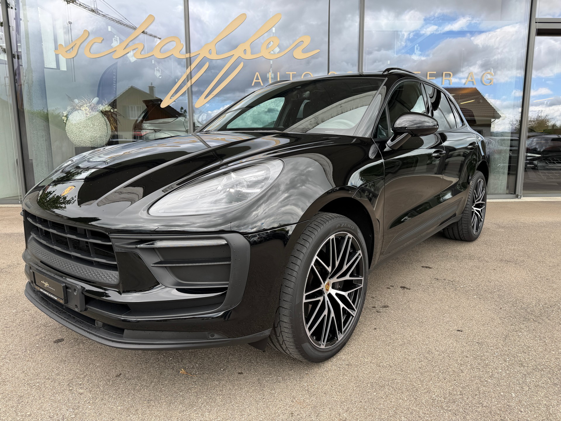 PORSCHE Macan PDK-image-1