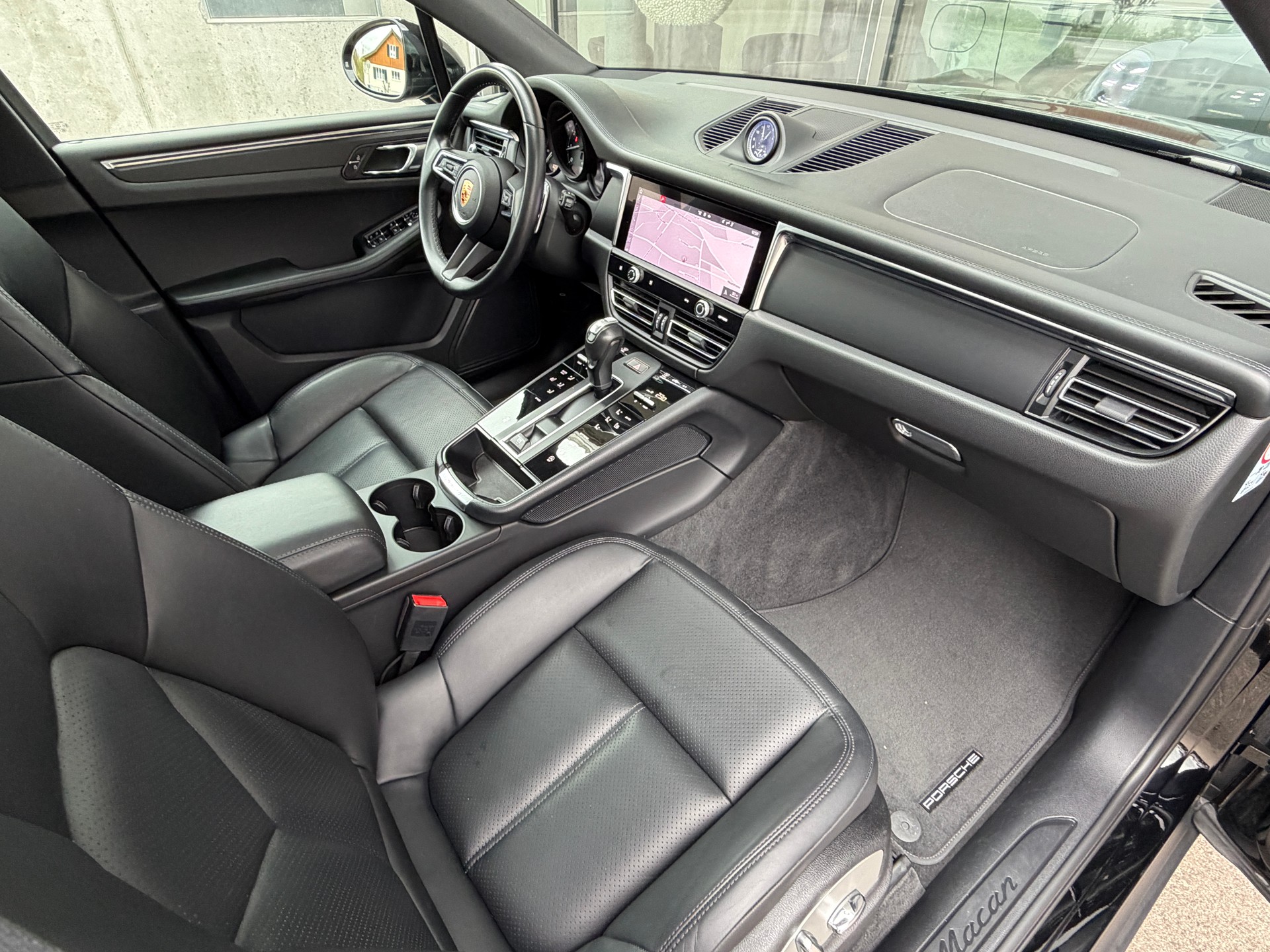 PORSCHE Macan PDK-image-22