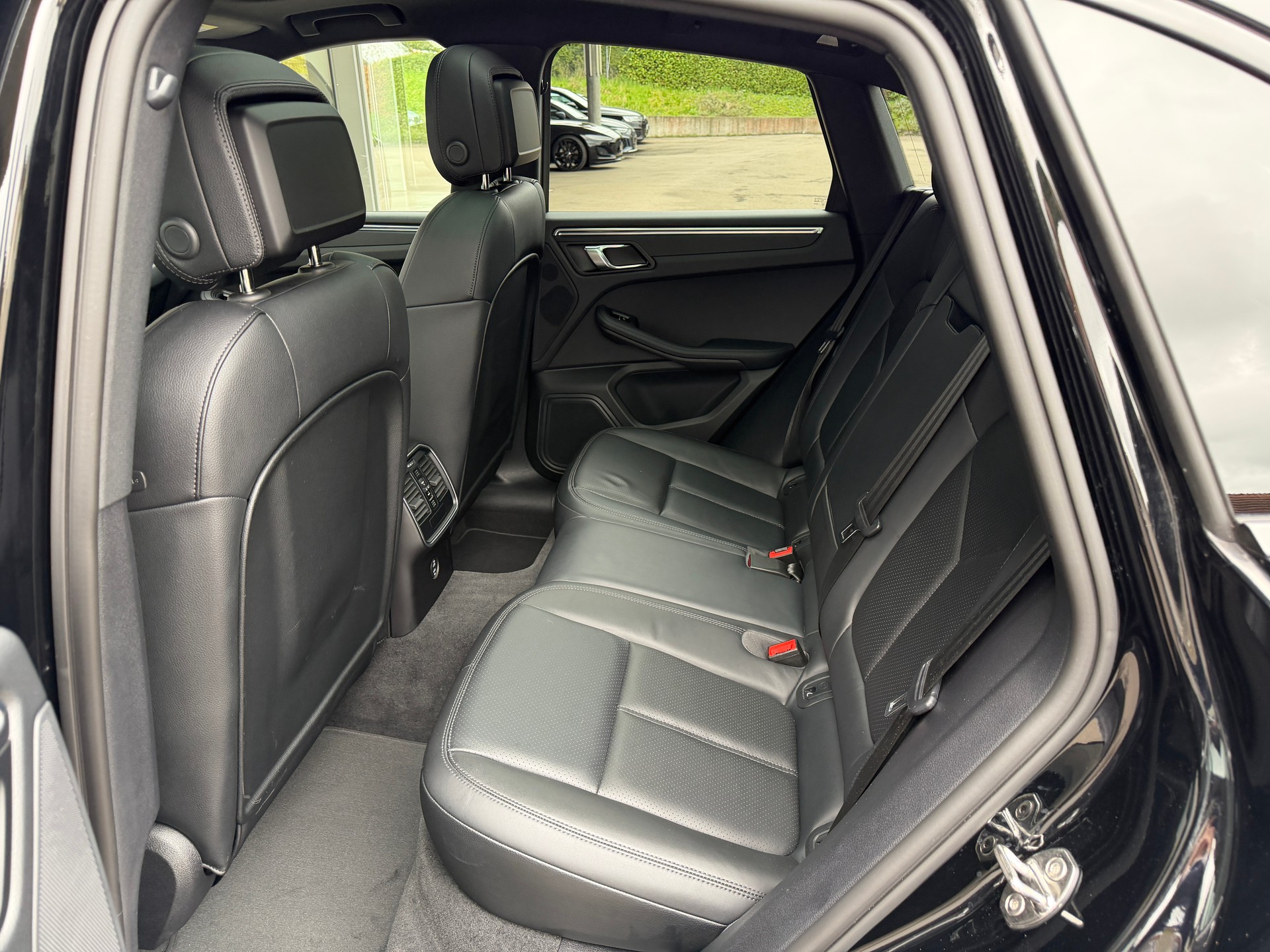 PORSCHE Macan PDK-image-17