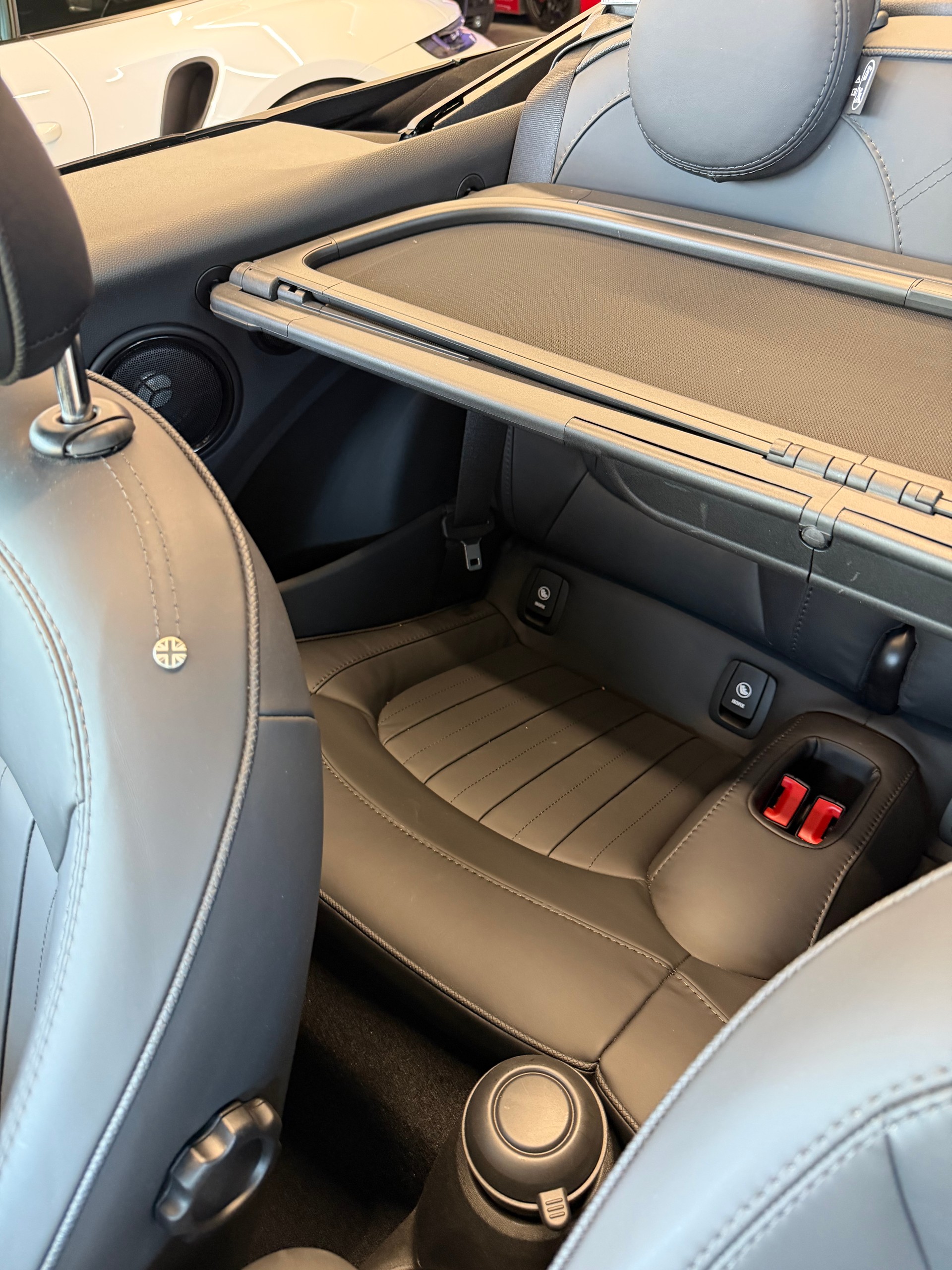 MINI Cooper S Cabriolet DKG-image-12