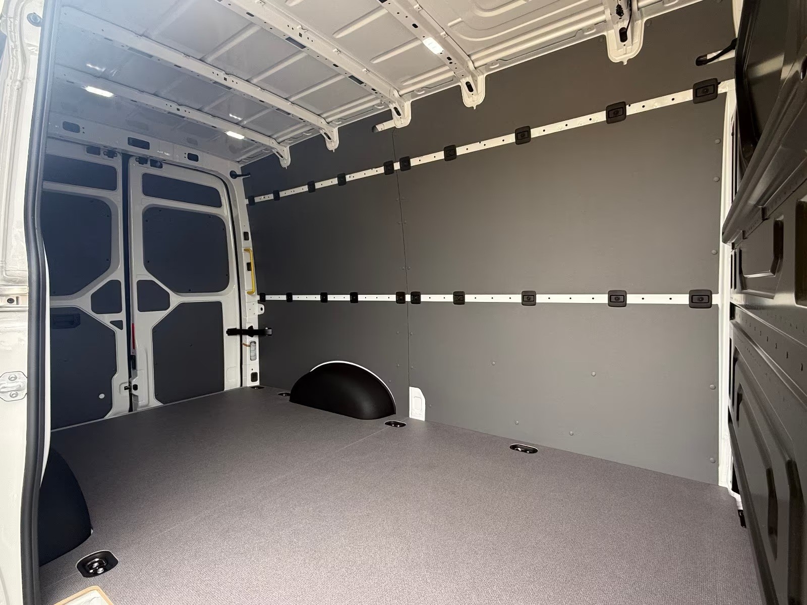 MAN TGE 3.5 4x4 Standard Automat-showroom-element-3