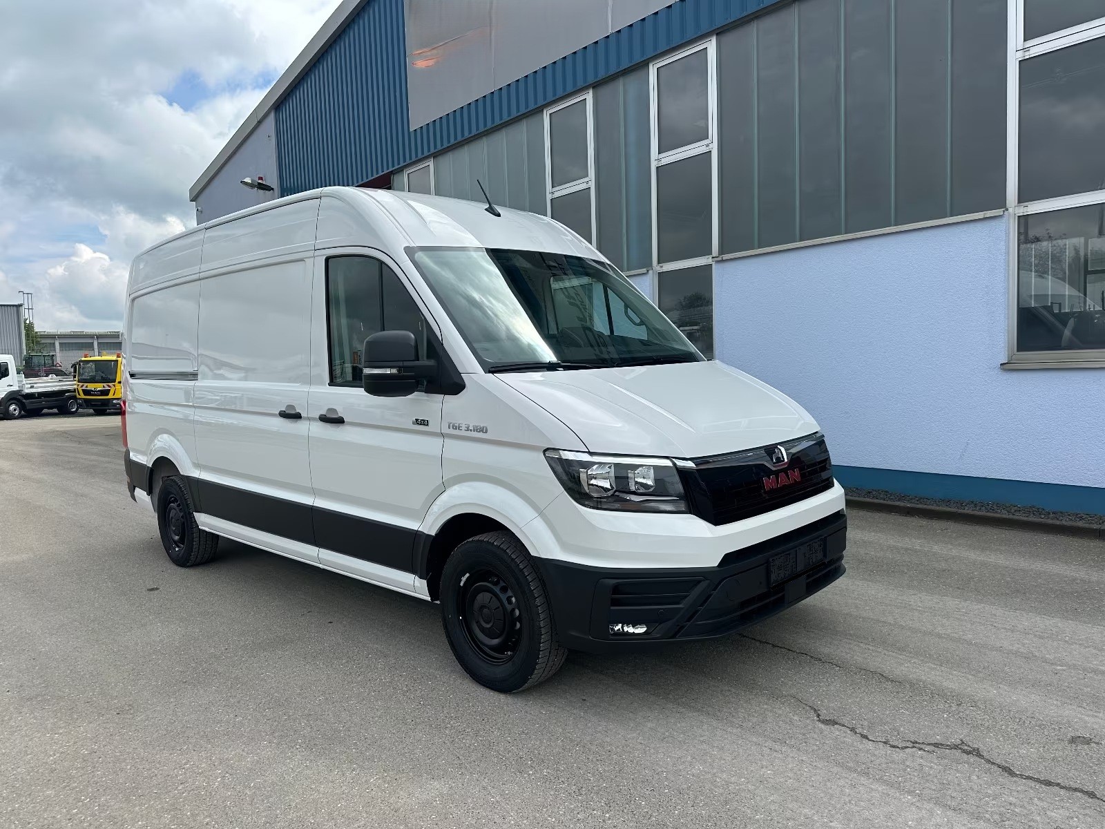 MAN TGE 3.5 4x4 Standard Automat-showroom-element-1