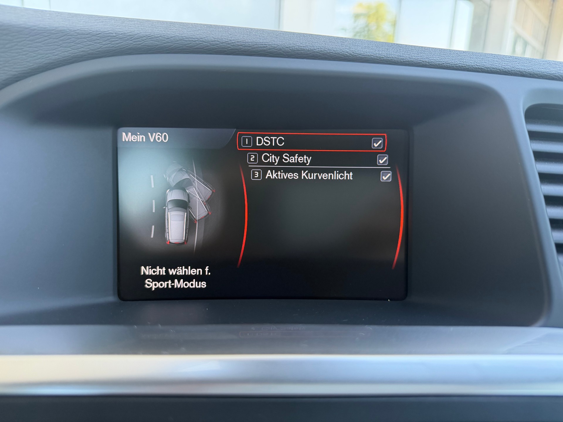 VOLVO V60 D4 Momentum Geartronic-image-13