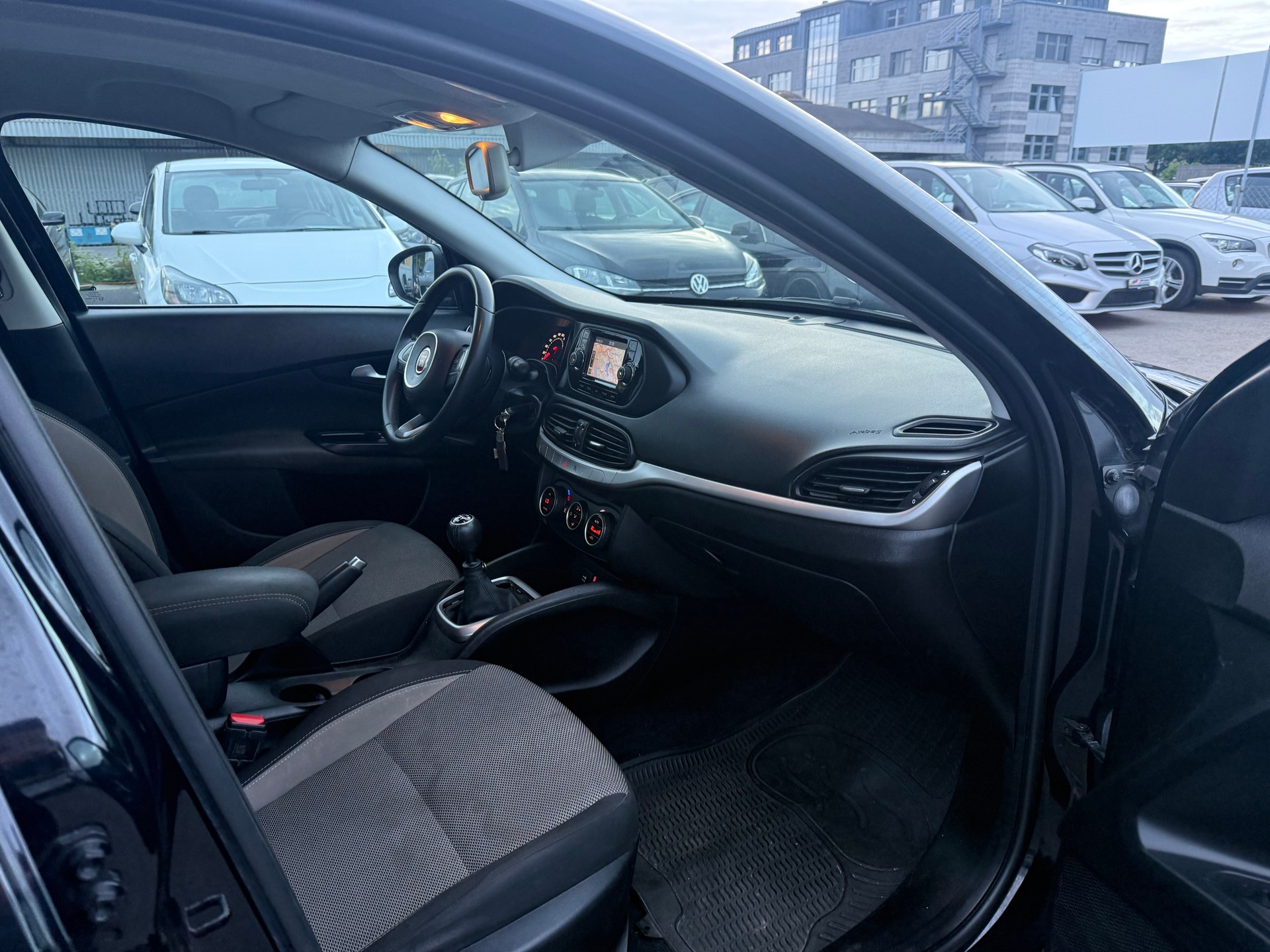 FIAT Tipo 1.6 MJ Opening Edition + Limousine / Ab MFK 10.2024 / Navi / Rückfahrkamera / PDC / B6b-image-6