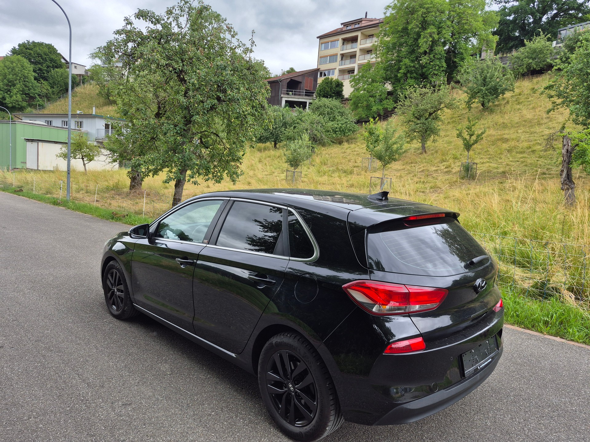 HYUNDAI i30 1.6 CRDi Amplia-image-4