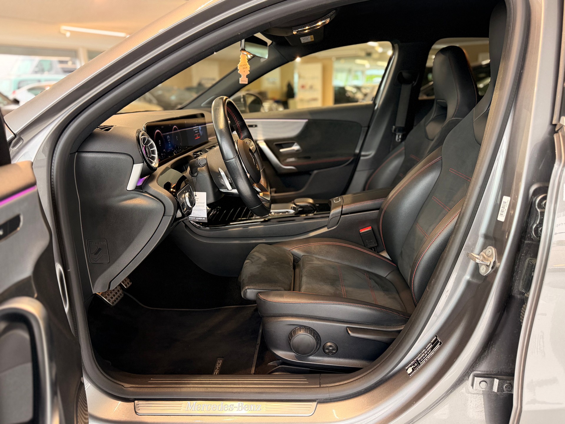 MERCEDES-BENZ A 180 7G-DCT-image-8