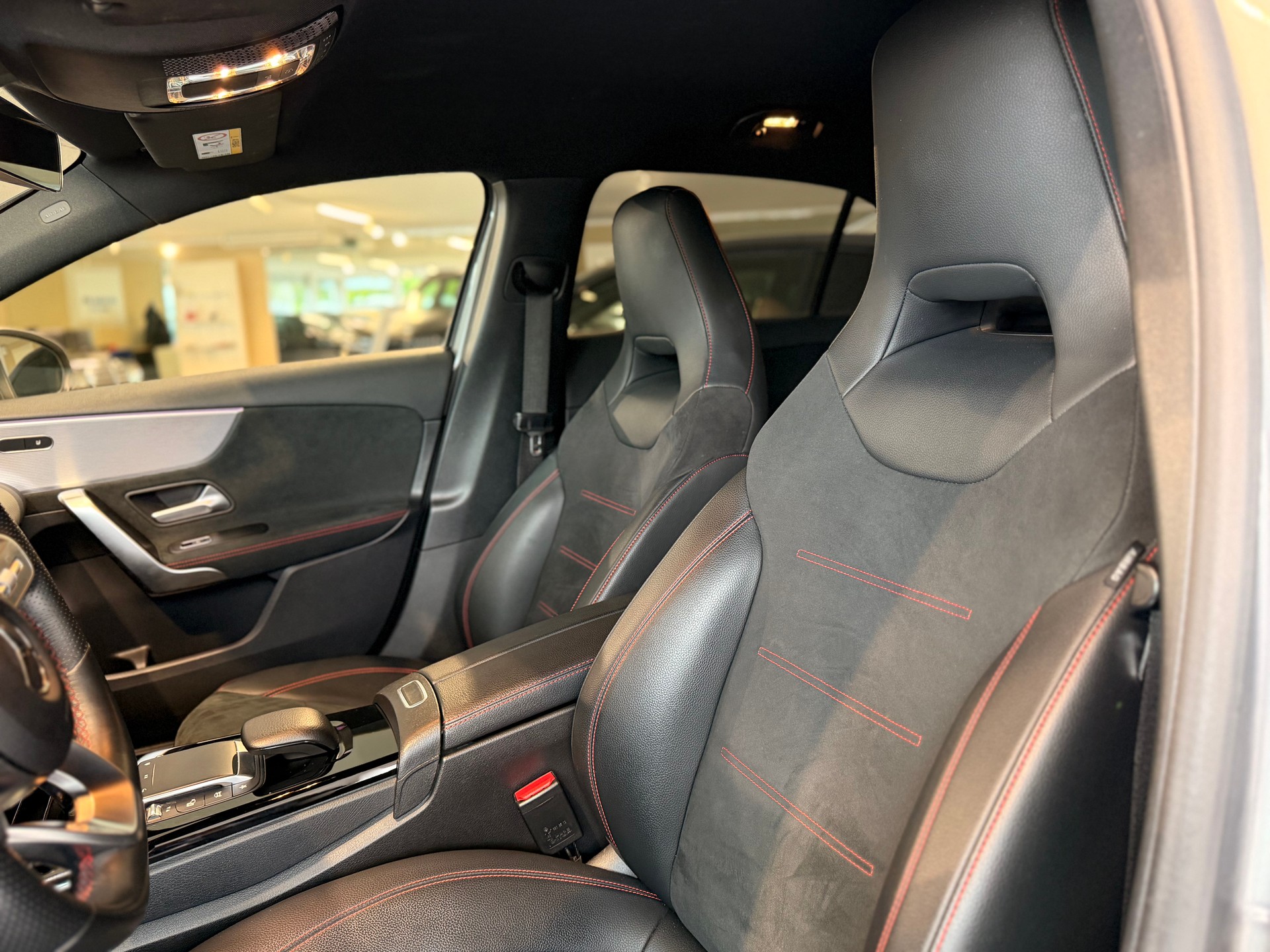 MERCEDES-BENZ A 180 7G-DCT-image-9