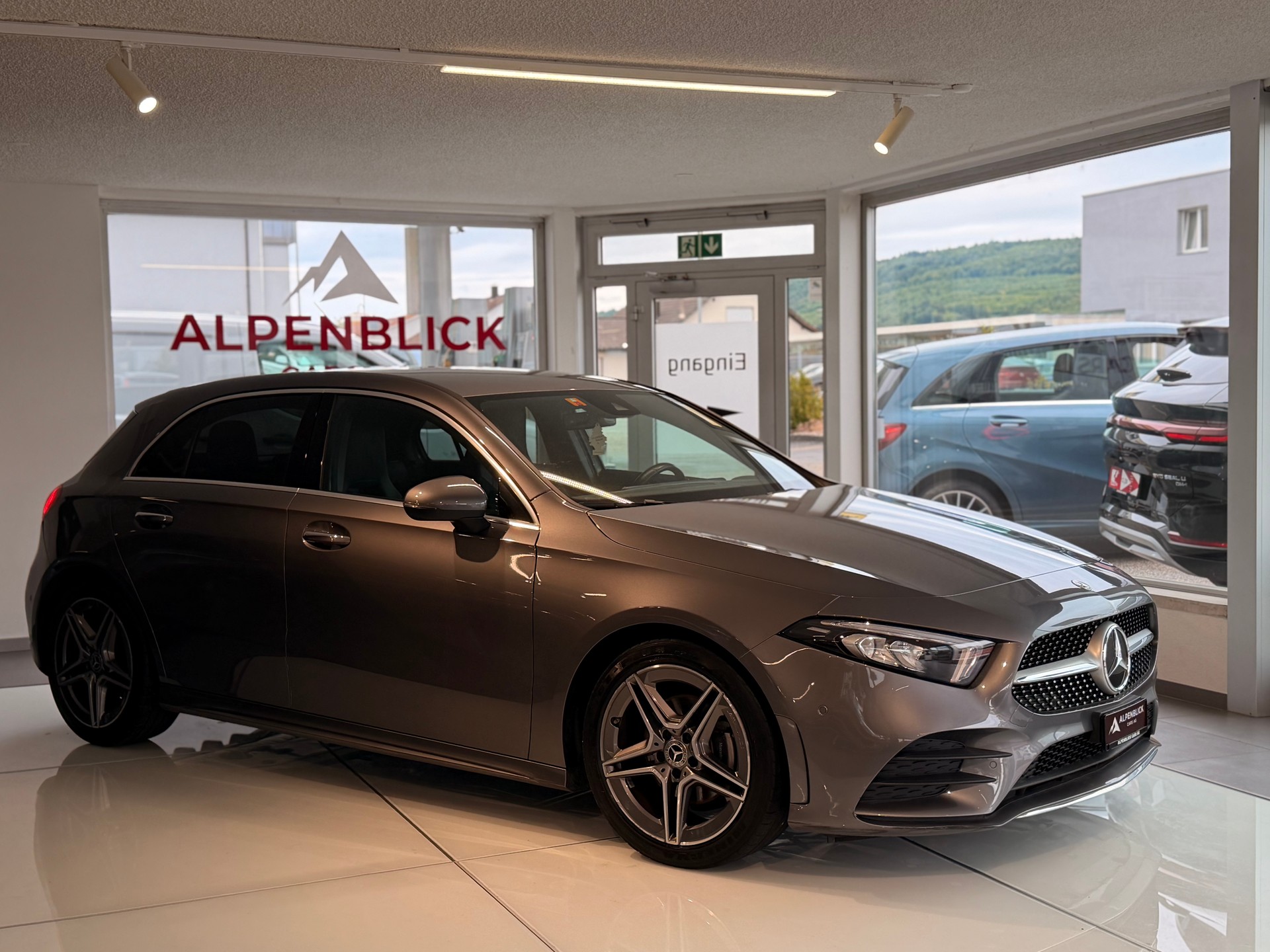 MERCEDES-BENZ A 180 7G-DCT-image-1