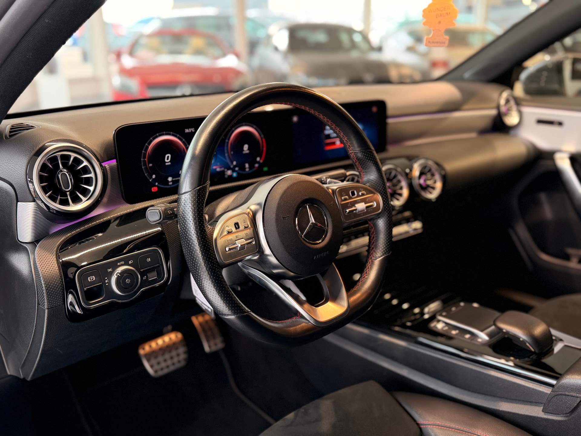 MERCEDES-BENZ A 180 7G-DCT-image-10