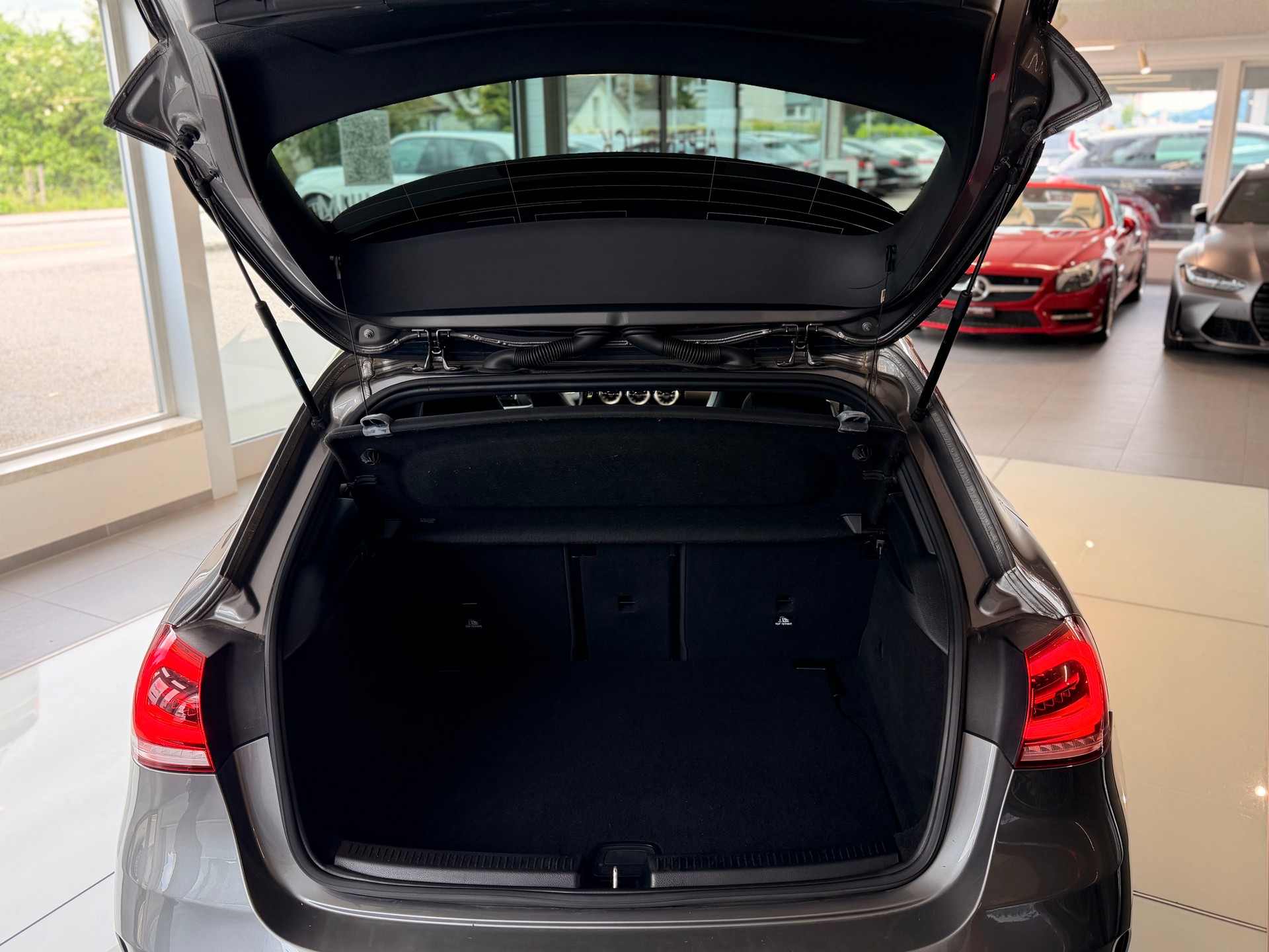 MERCEDES-BENZ A 180 7G-DCT-image-13