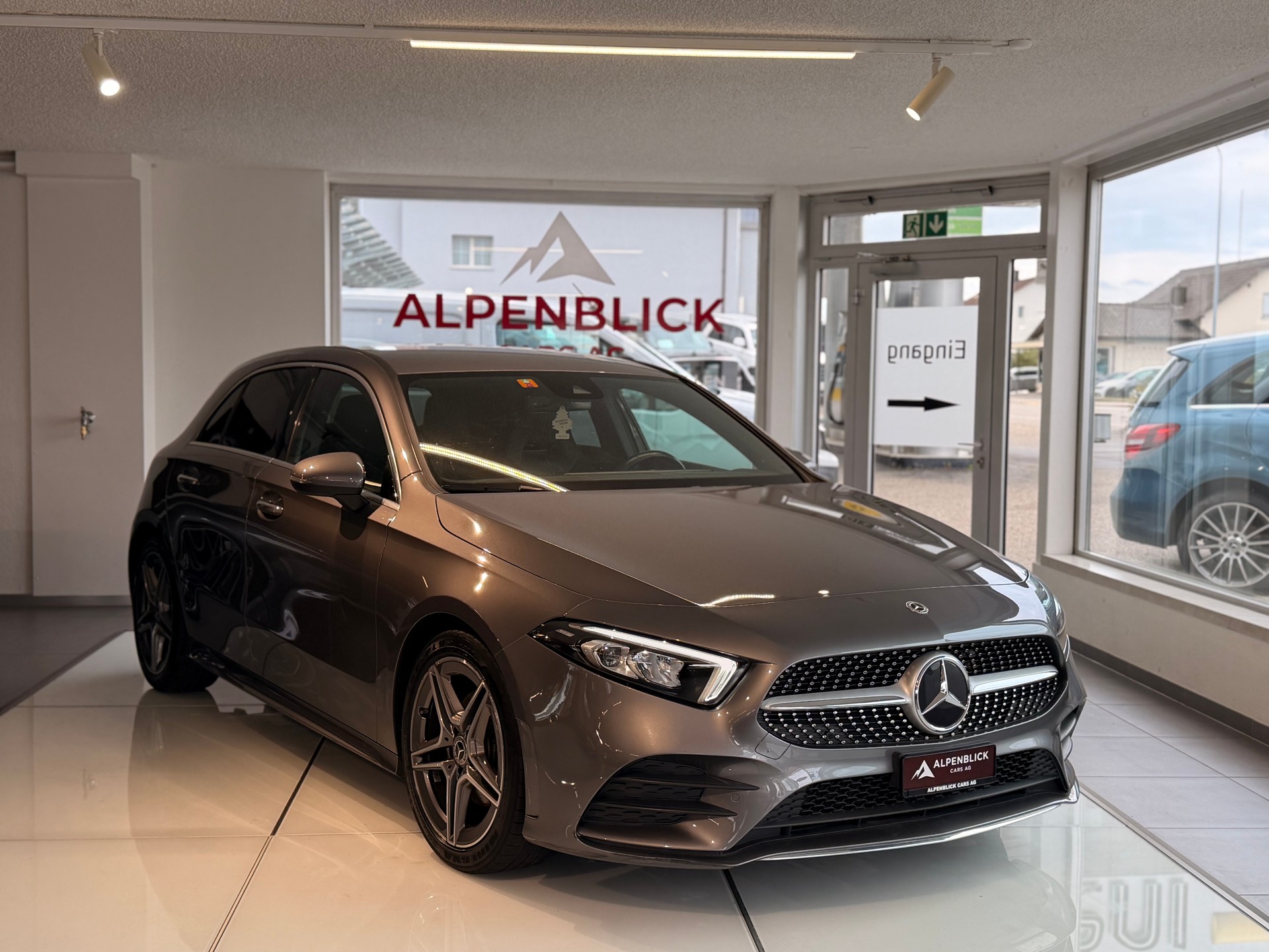 MERCEDES-BENZ A 180 7G-DCT-image-0