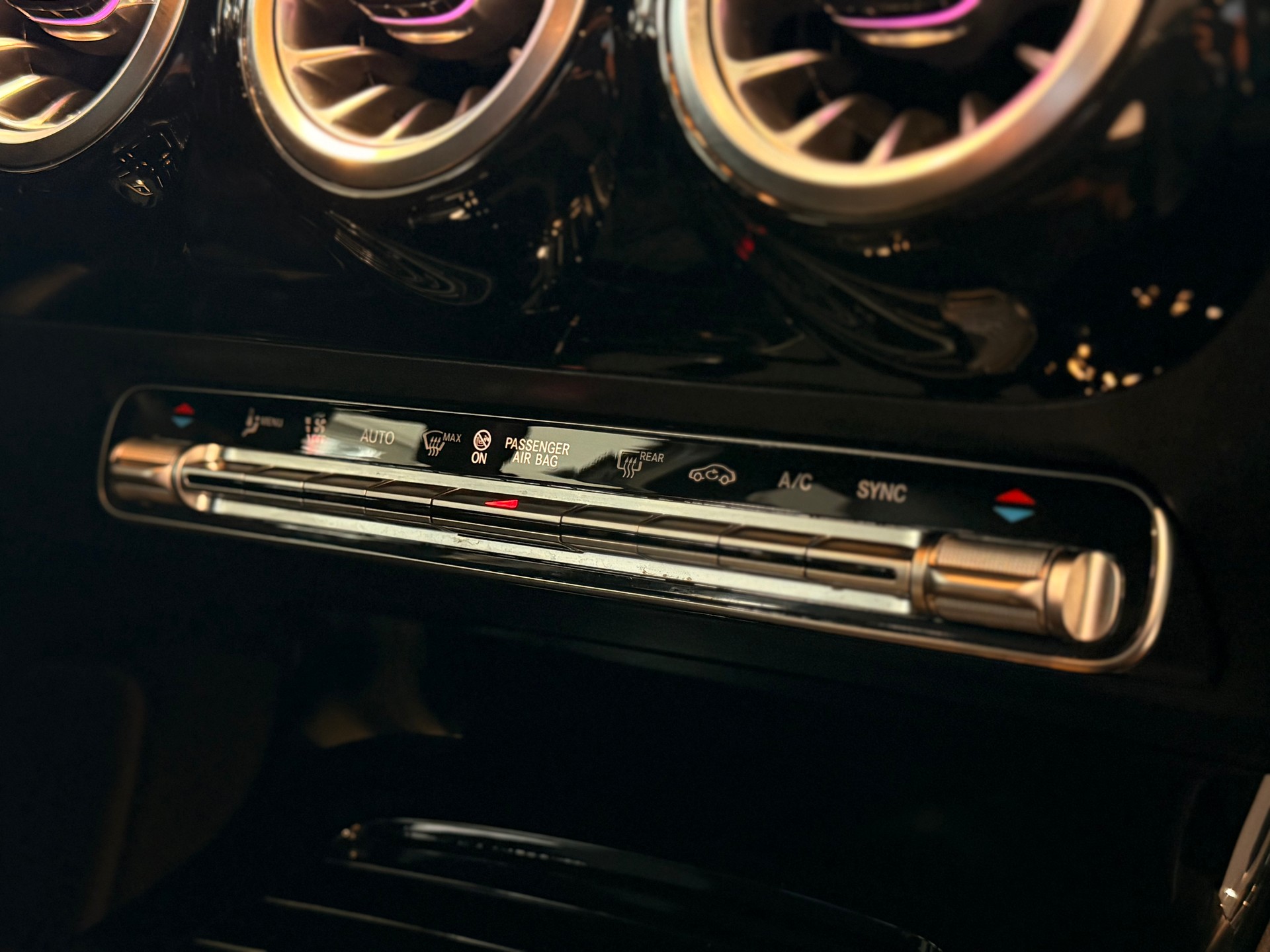MERCEDES-BENZ A 180 7G-DCT-image-21