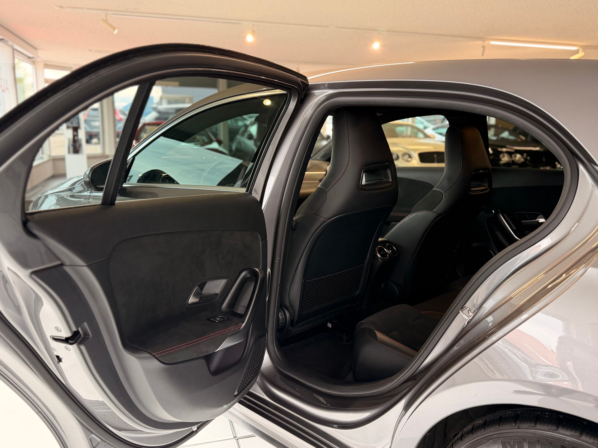 MERCEDES-BENZ A 180 7G-DCT-image-11