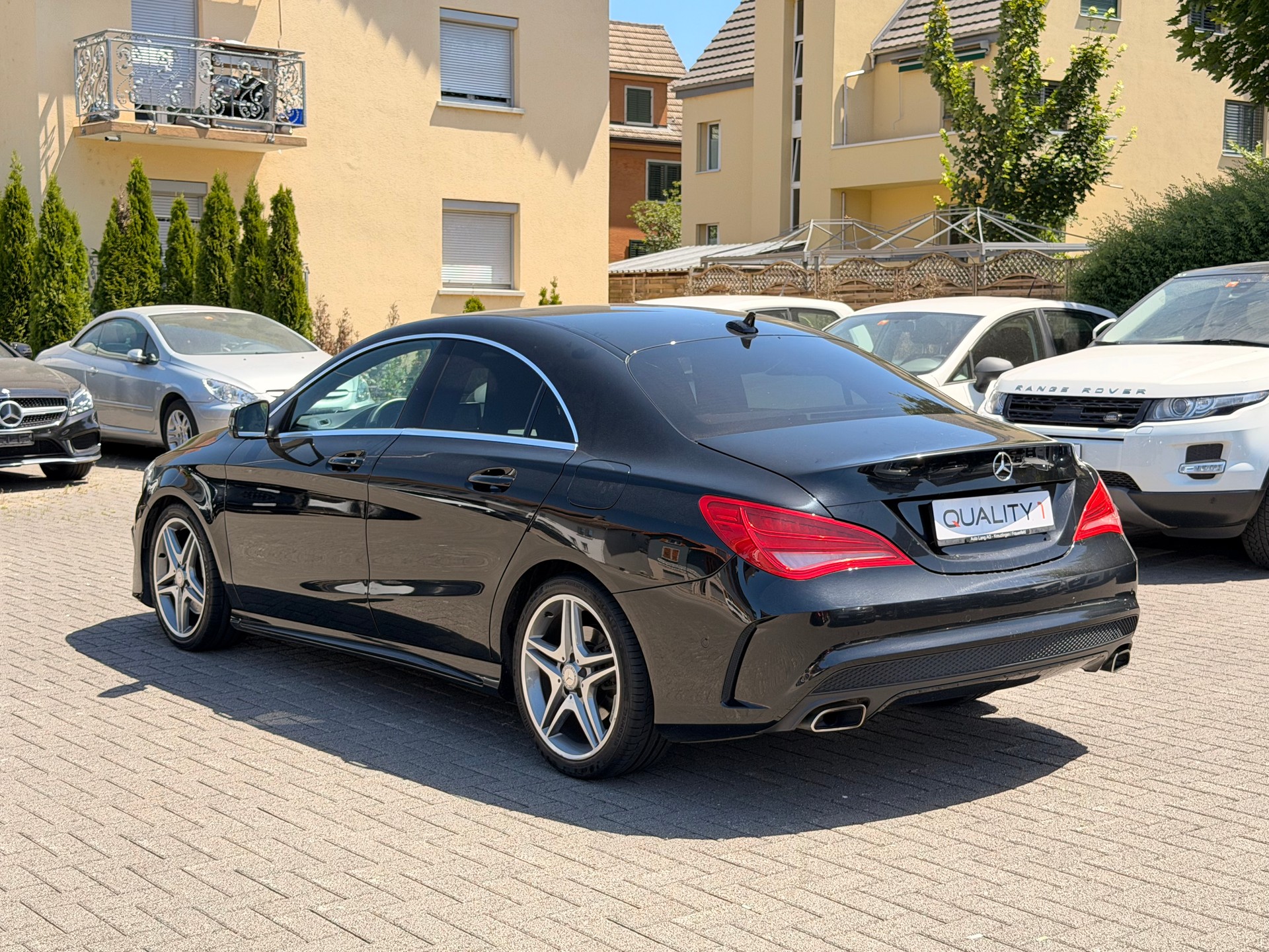 MERCEDES-BENZ CLA 250 AMG Line 7G-DCT 4Matic-image-2