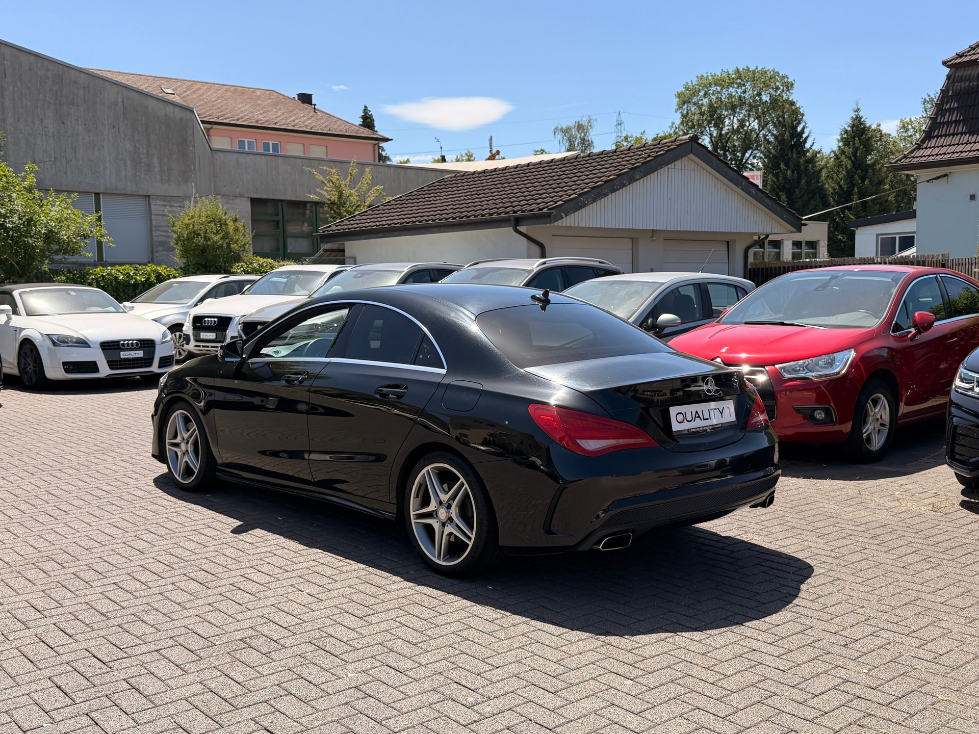 MERCEDES-BENZ CLA 250 AMG Line 7G-DCT 4Matic-image-24