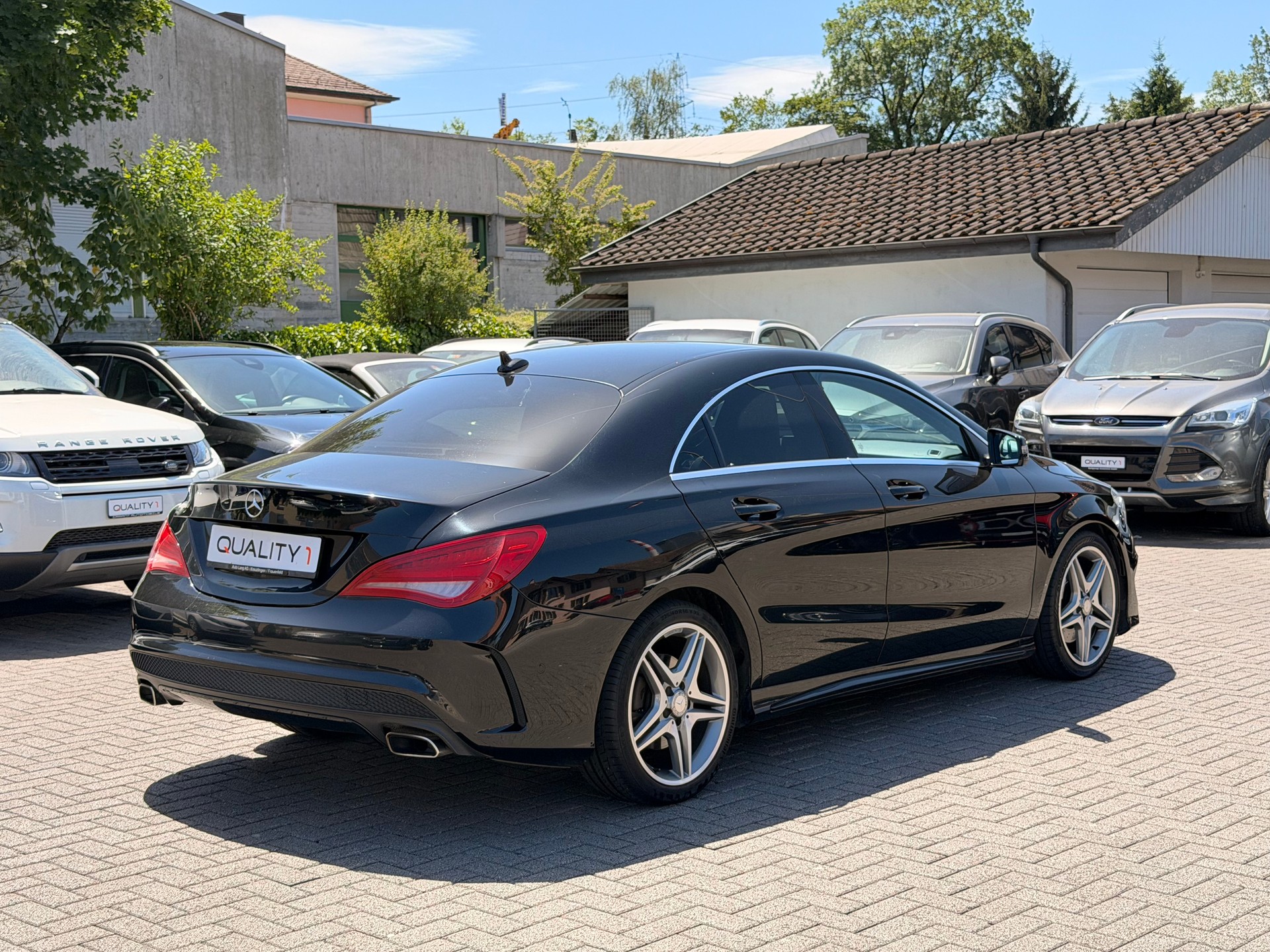MERCEDES-BENZ CLA 250 AMG Line 7G-DCT 4Matic-image-5