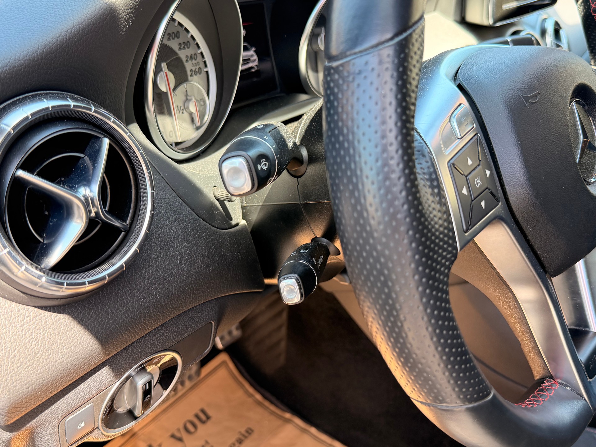 MERCEDES-BENZ CLA 250 AMG Line 7G-DCT 4Matic-image-9