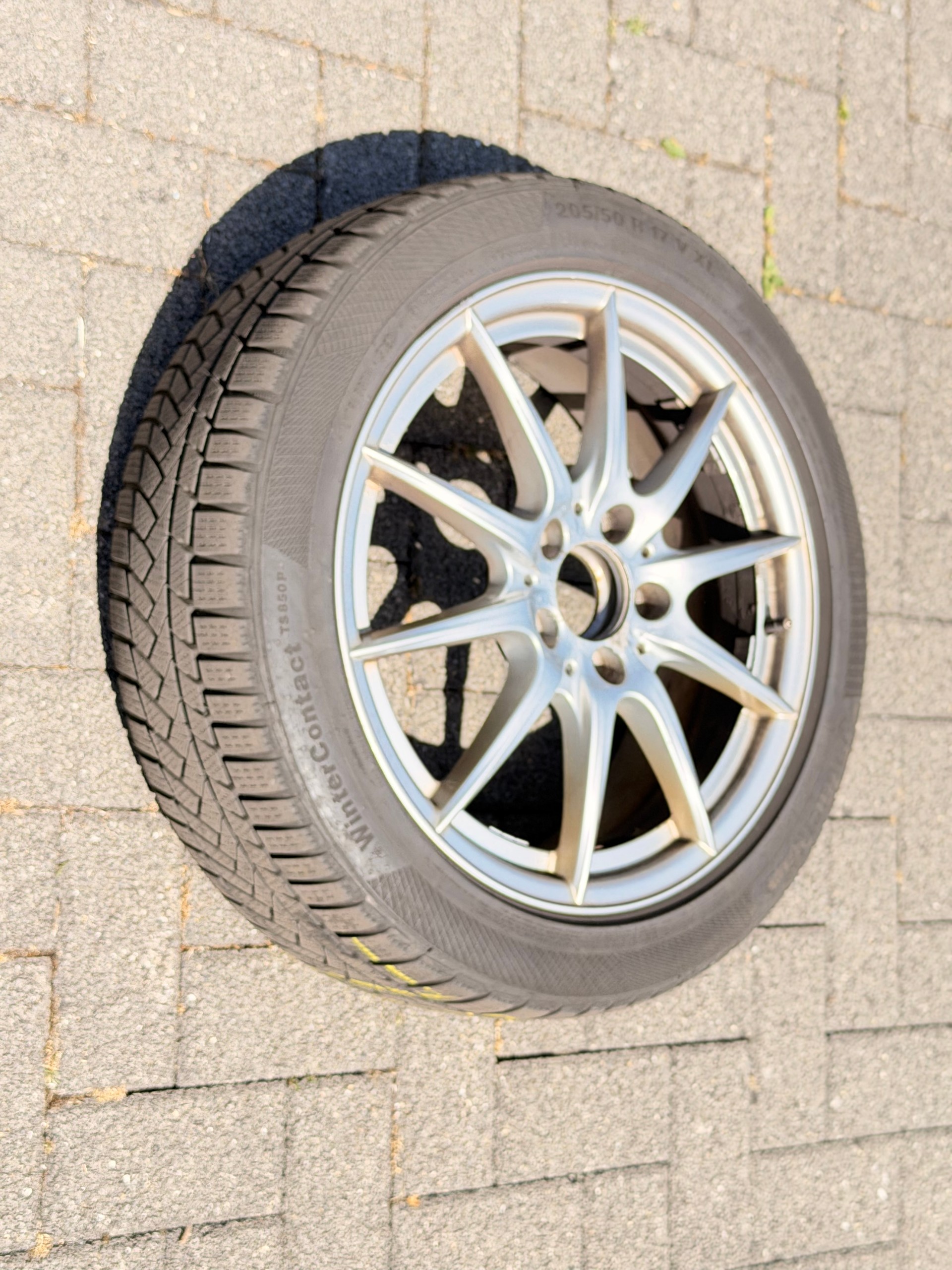 MERCEDES-BENZ CLA 250 AMG Line 7G-DCT 4Matic-image-17