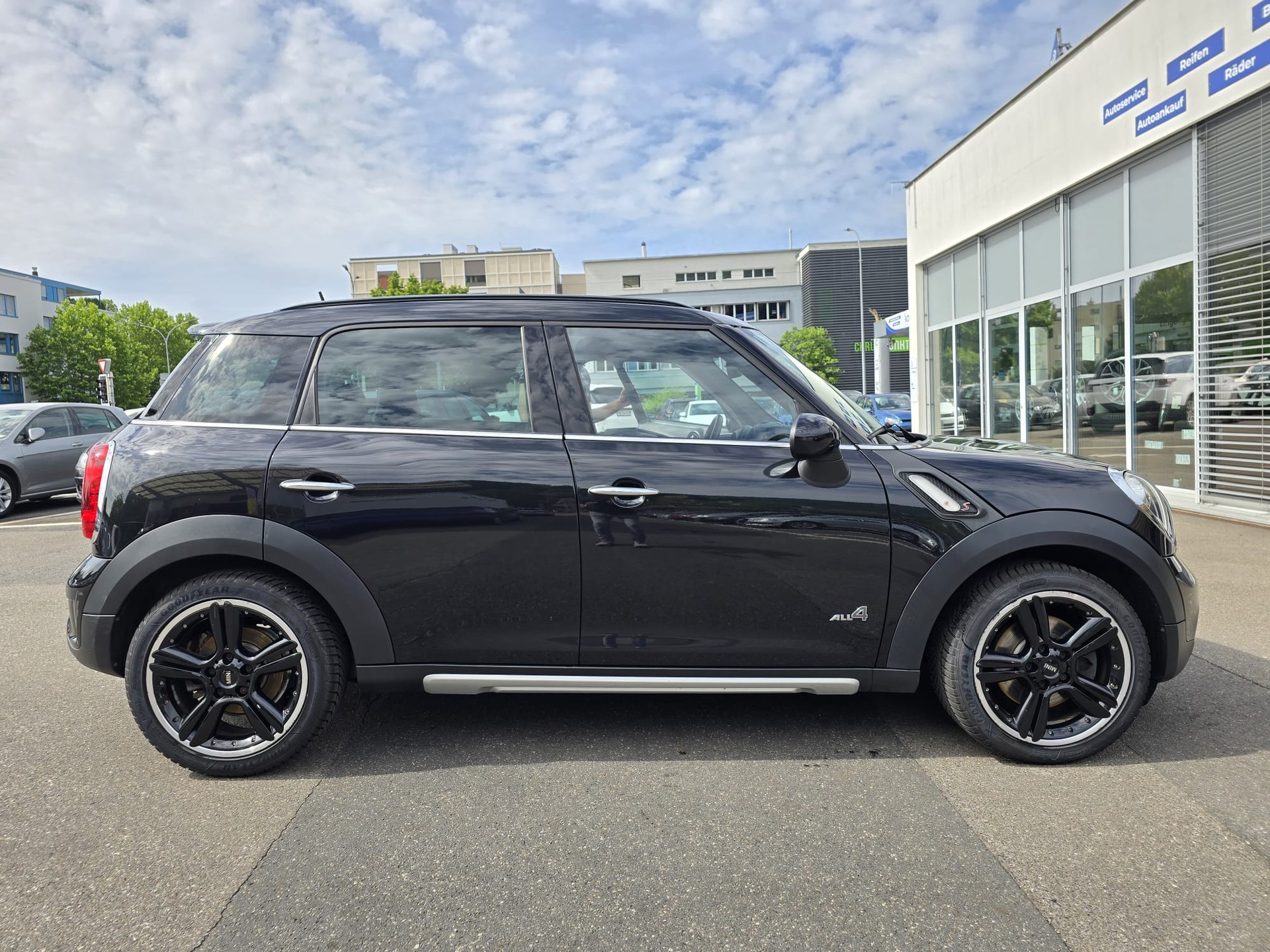MINI Countryman Cooper S ALL4-image-7