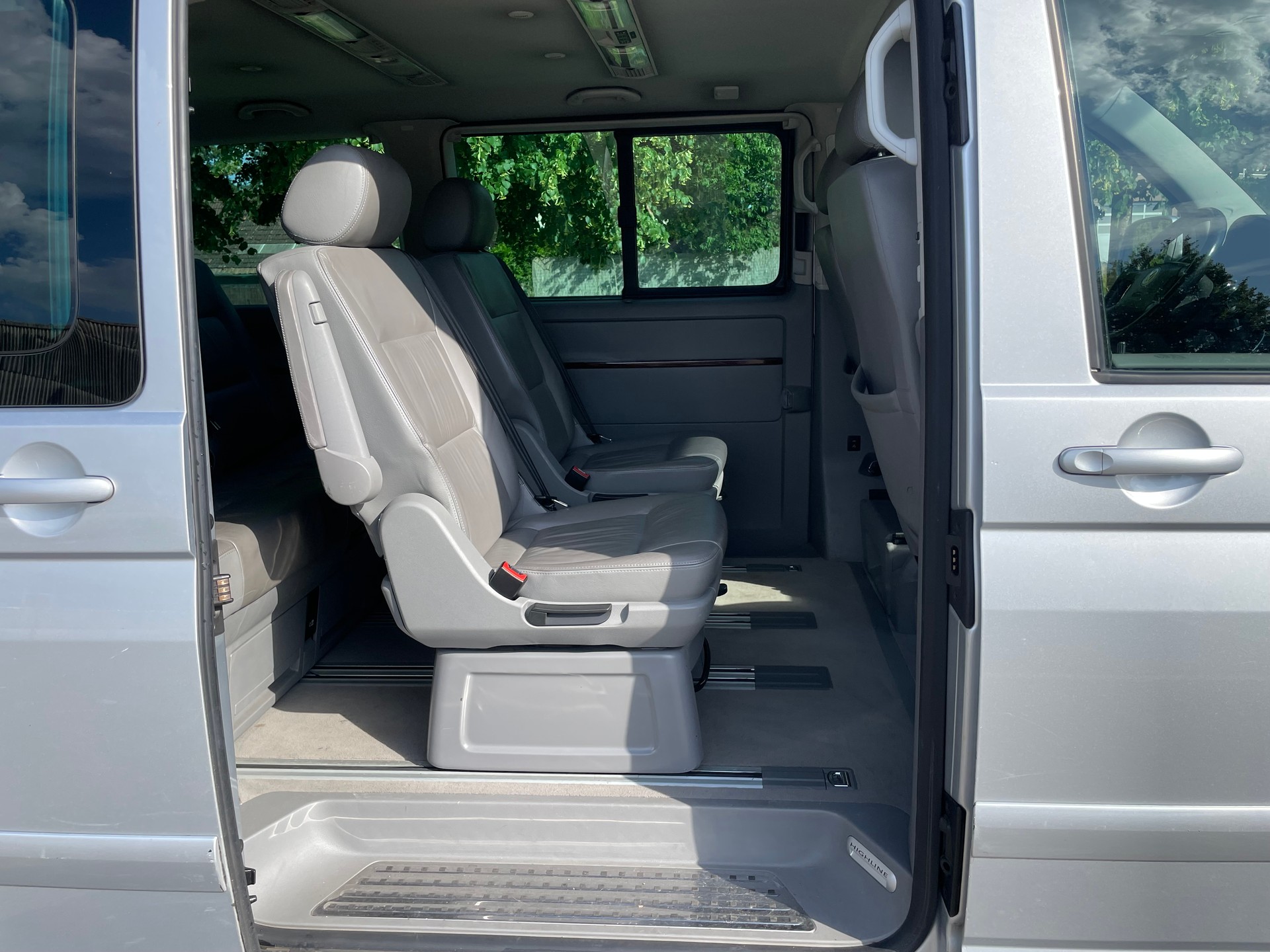 VW T5 Multivan Highline 2.5 TDI 4M-image-12