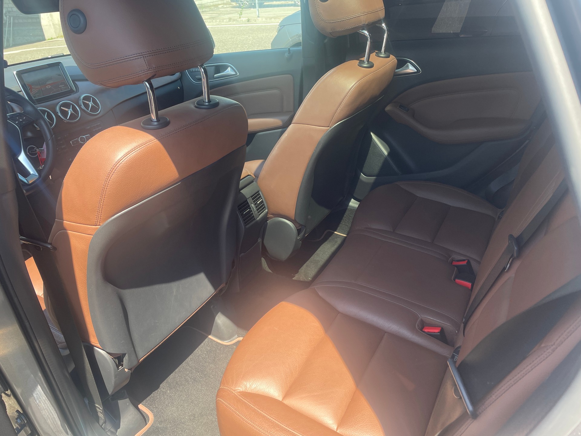 MERCEDES-BENZ B 220 CDI 7G-DCT ANHÄNGEKUPPLUNG-image-11