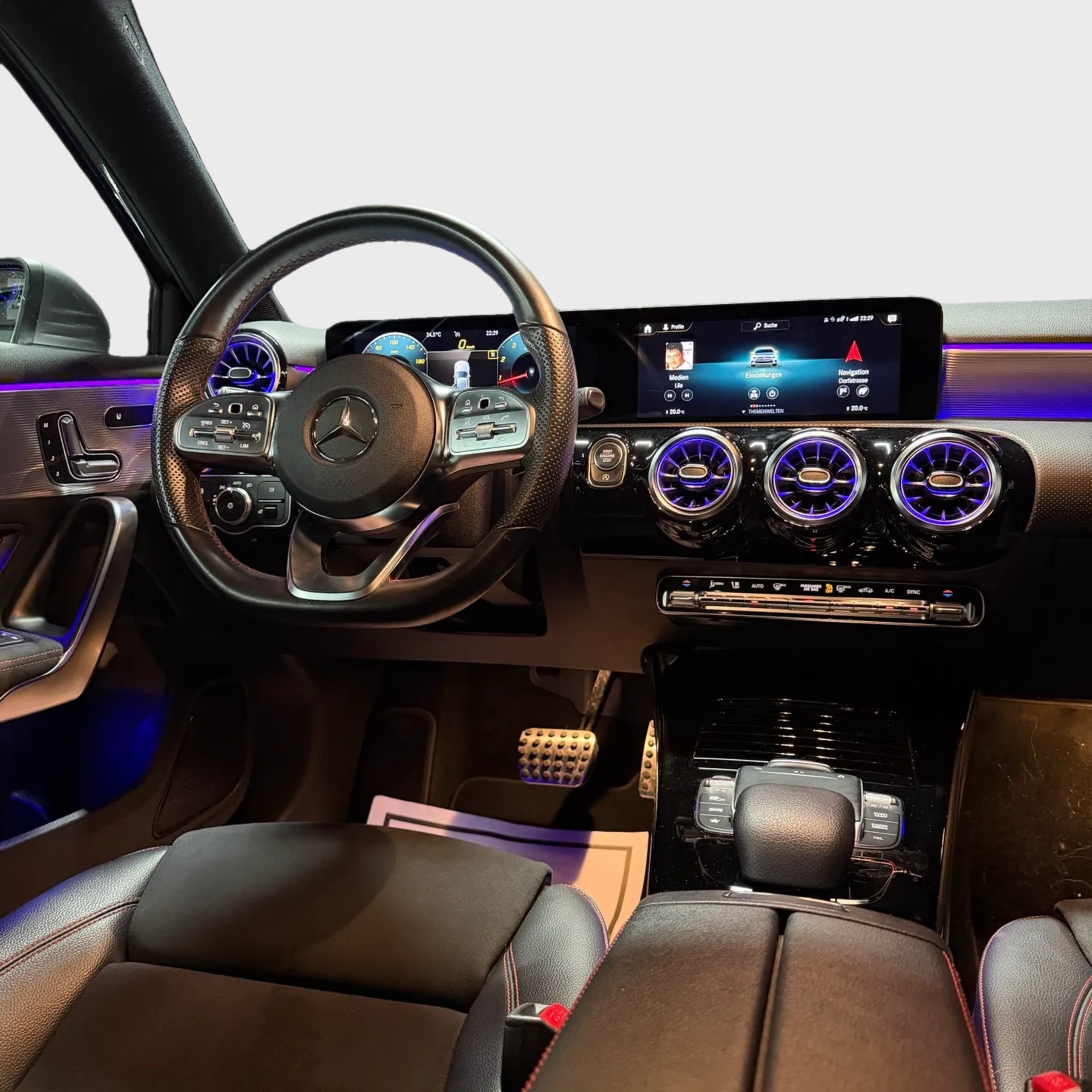 MERCEDES-BENZ A 180 AMG Line 7G-DCT-image-9