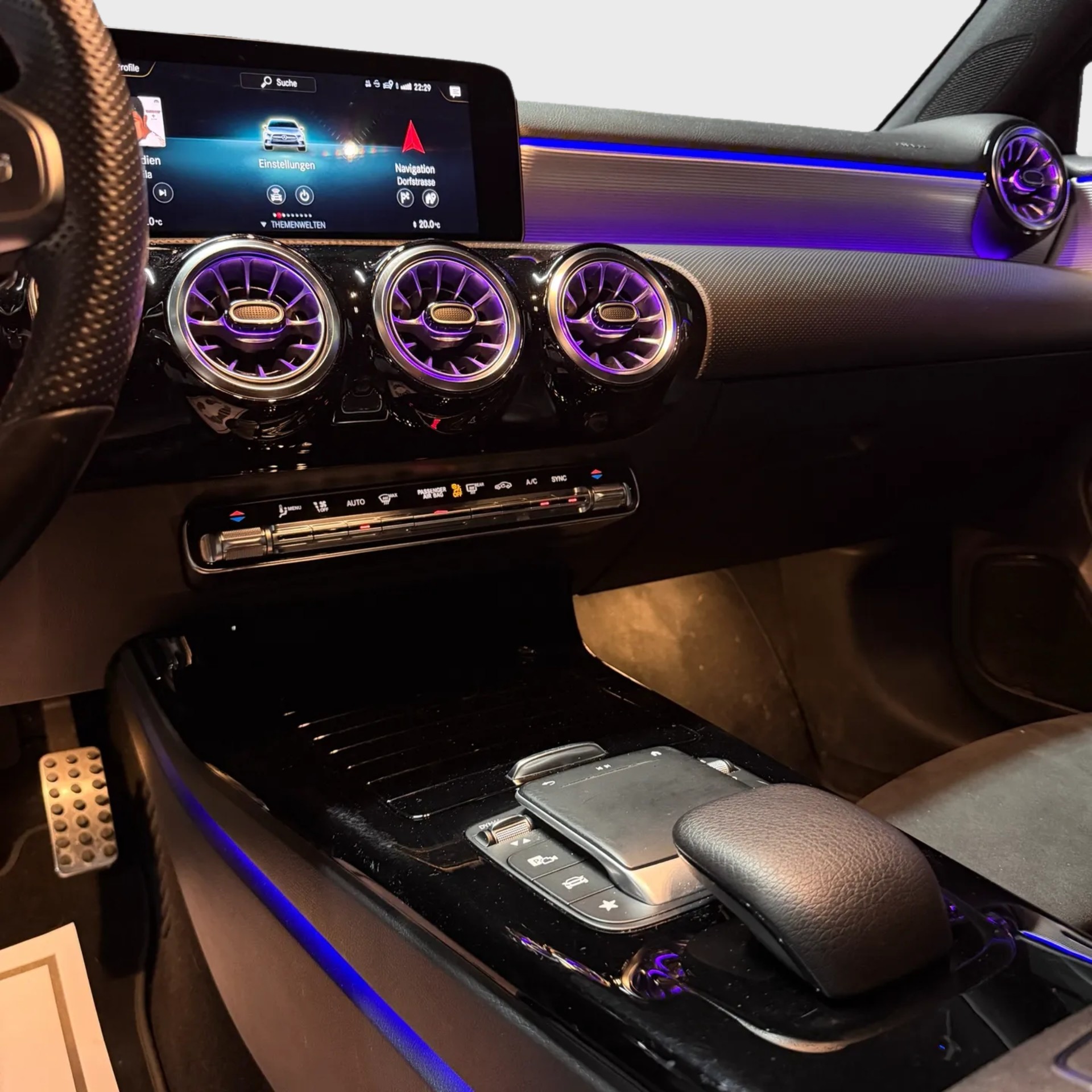 MERCEDES-BENZ A 180 AMG Line 7G-DCT-image-8