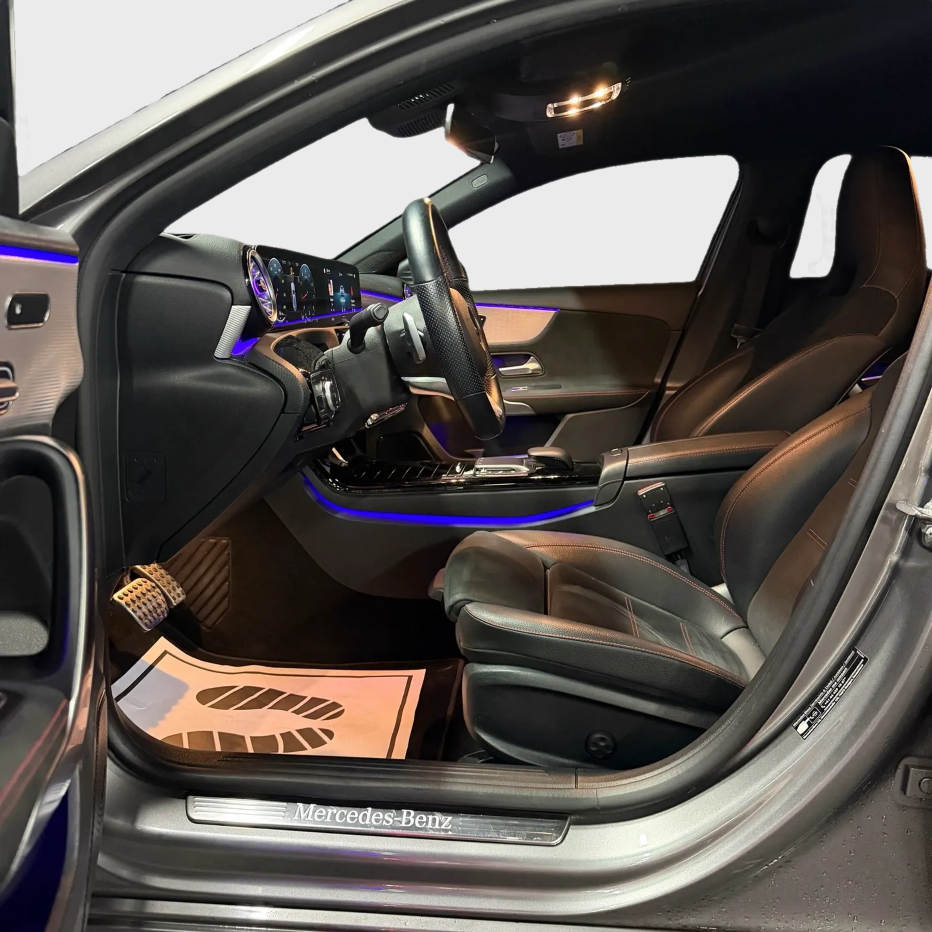MERCEDES-BENZ A 180 AMG Line 7G-DCT-image-6