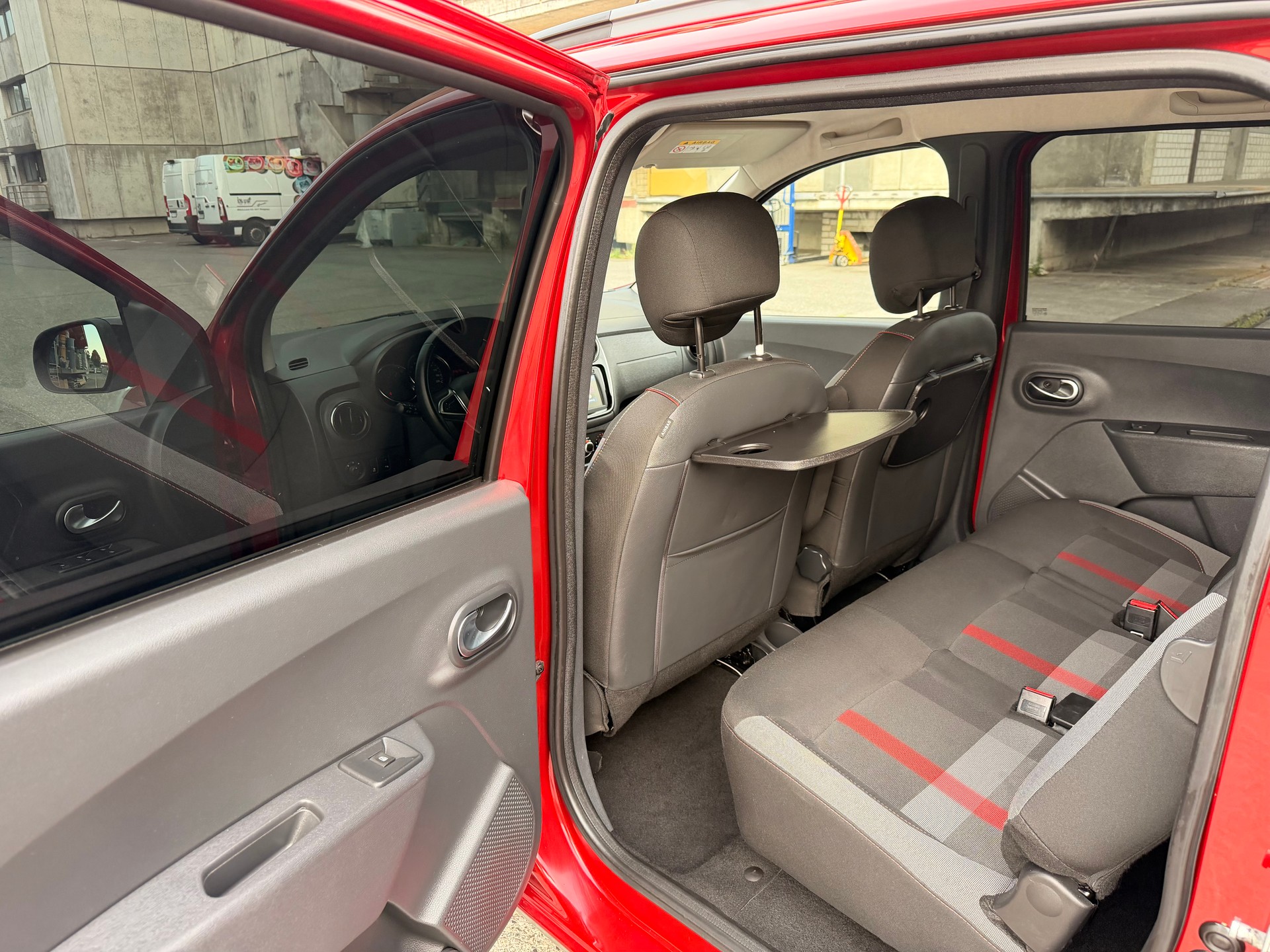 DACIA Lodgy TCE 130 Stepway 7PL-image-8