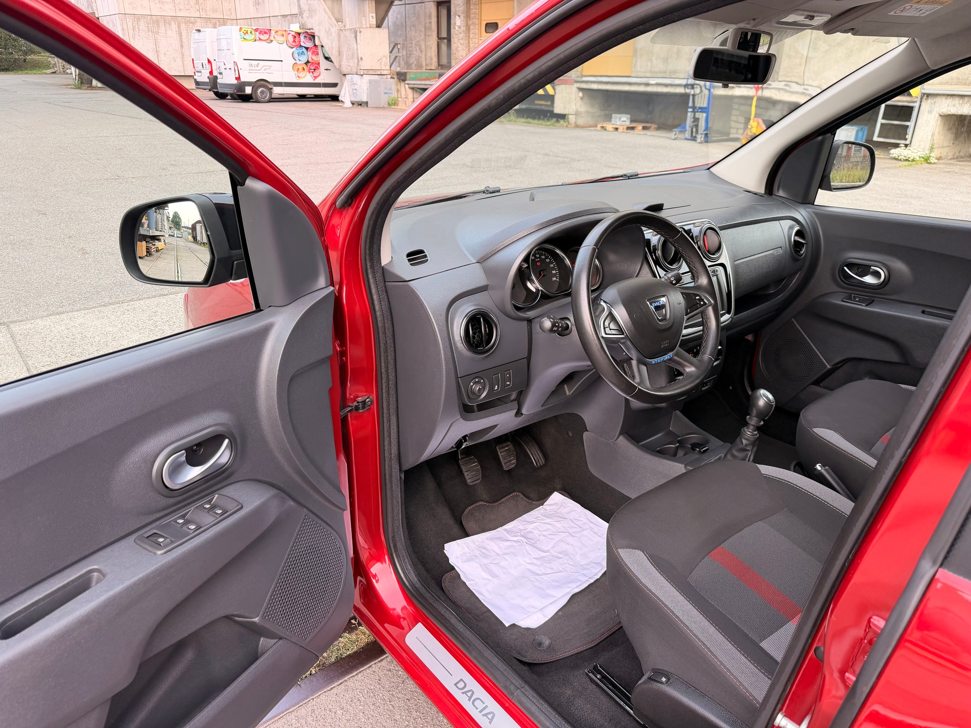 DACIA Lodgy TCE 130 Stepway 7PL-image-6