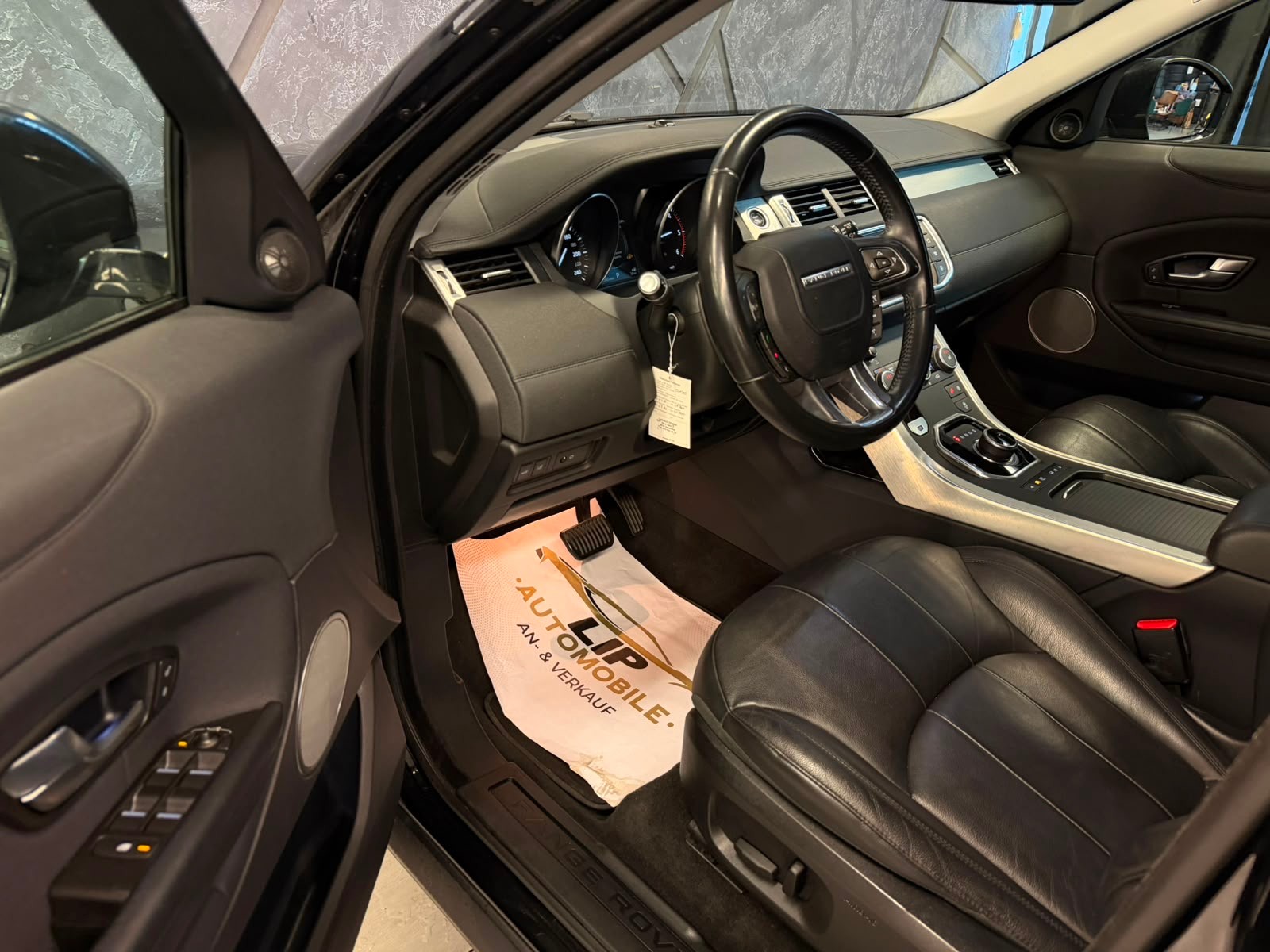 LAND ROVER Range Rover Evoque 2.0 TD4 Pure AT9-image-10