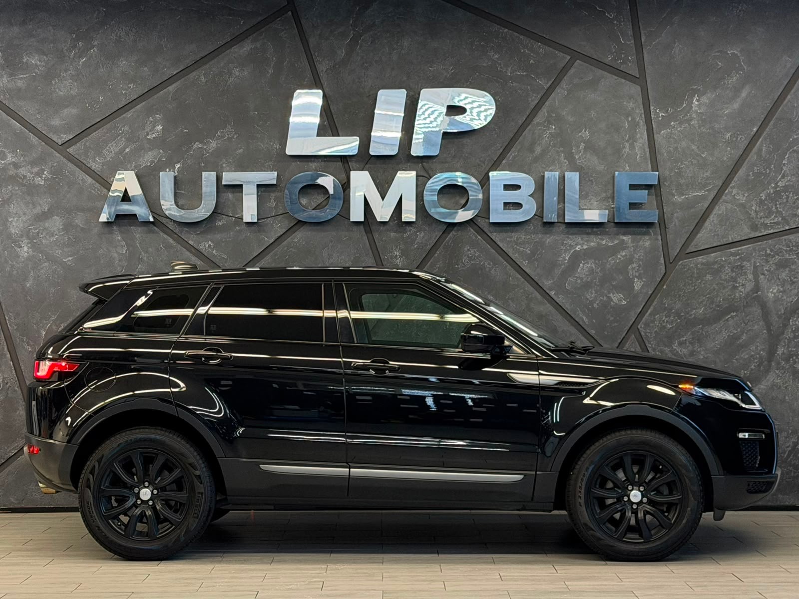 LAND ROVER Range Rover Evoque 2.0 TD4 Pure AT9-image-3