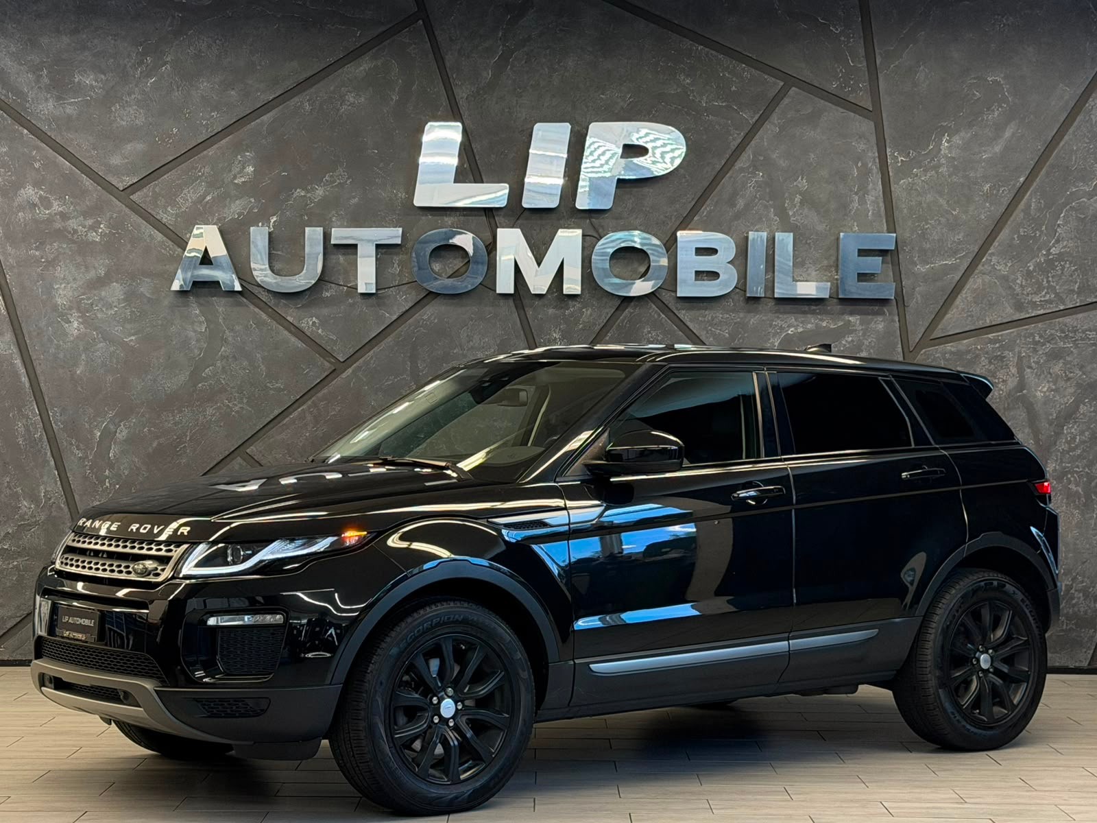 LAND ROVER Range Rover Evoque 2.0 TD4 Pure AT9-image-0