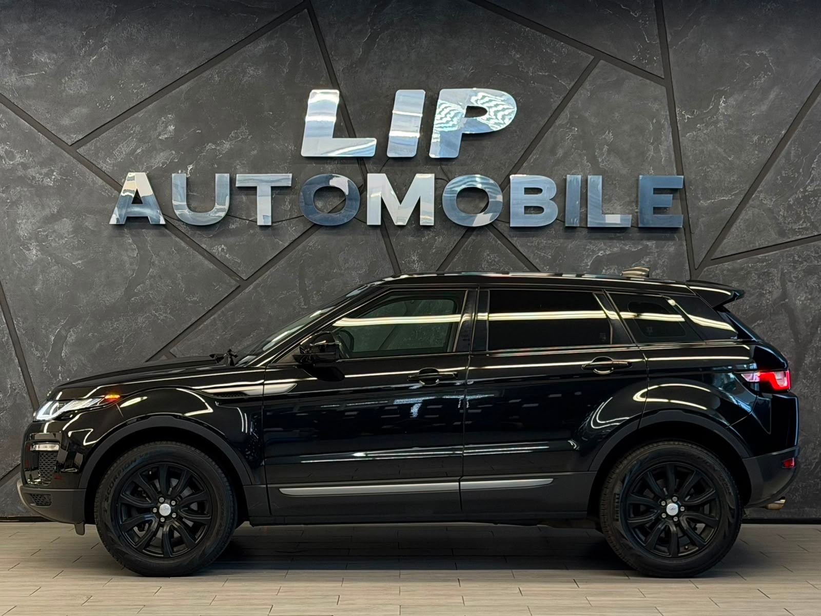 LAND ROVER Range Rover Evoque 2.0 TD4 Pure AT9-image-4