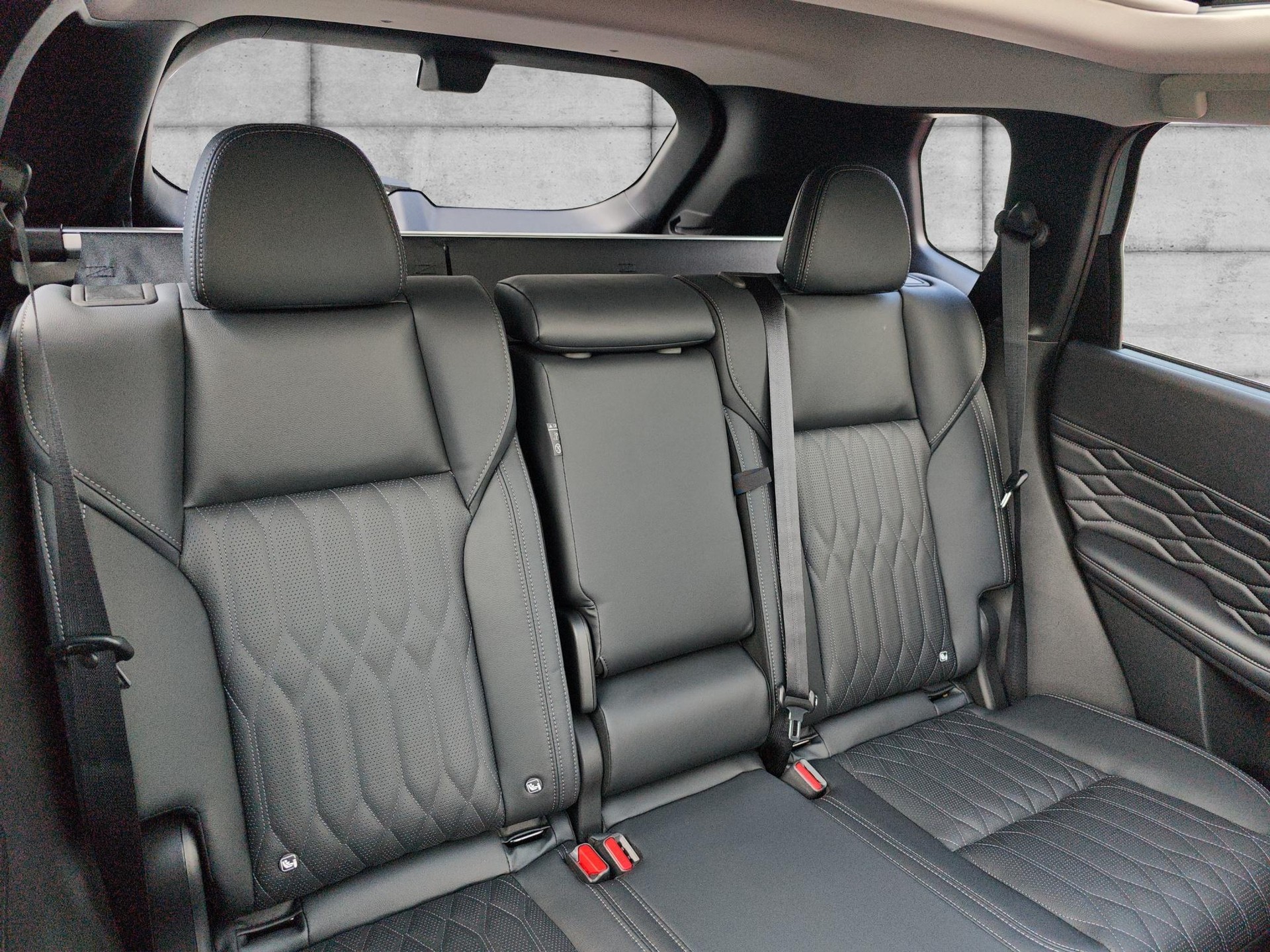 MITSUBISHI Outlander 2.4 PHEV Instyle 4x4-image-9