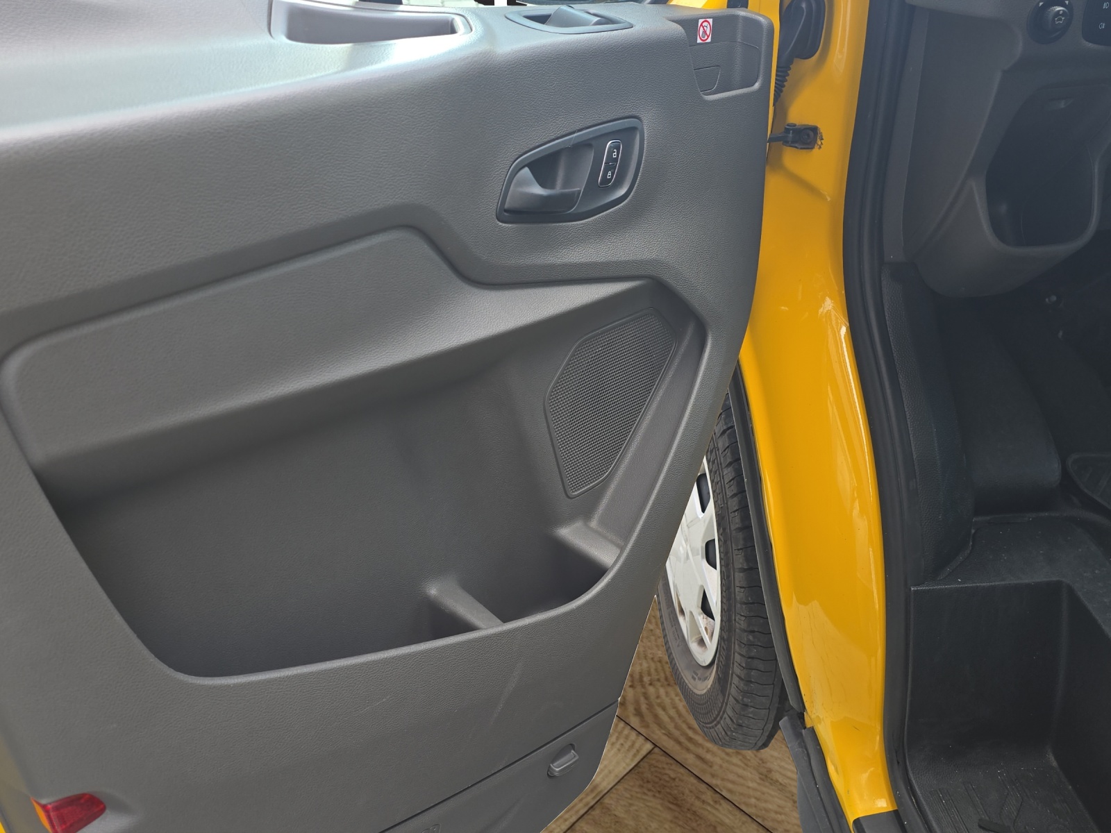 FORD Transit 350 L4 Trend 2.0 TDCi 170 FWD A-image-17