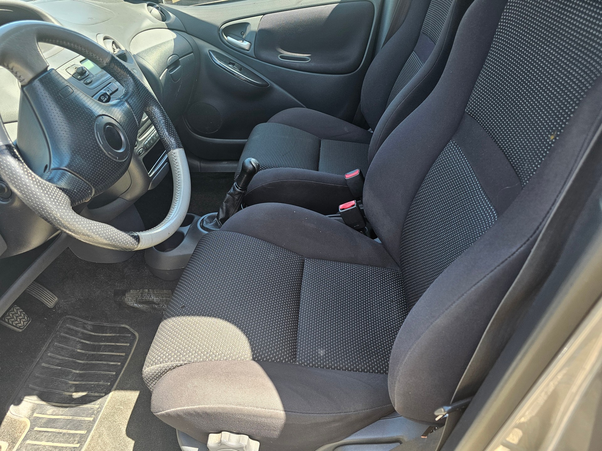 TOYOTA Yaris 1.5 TS-image-9