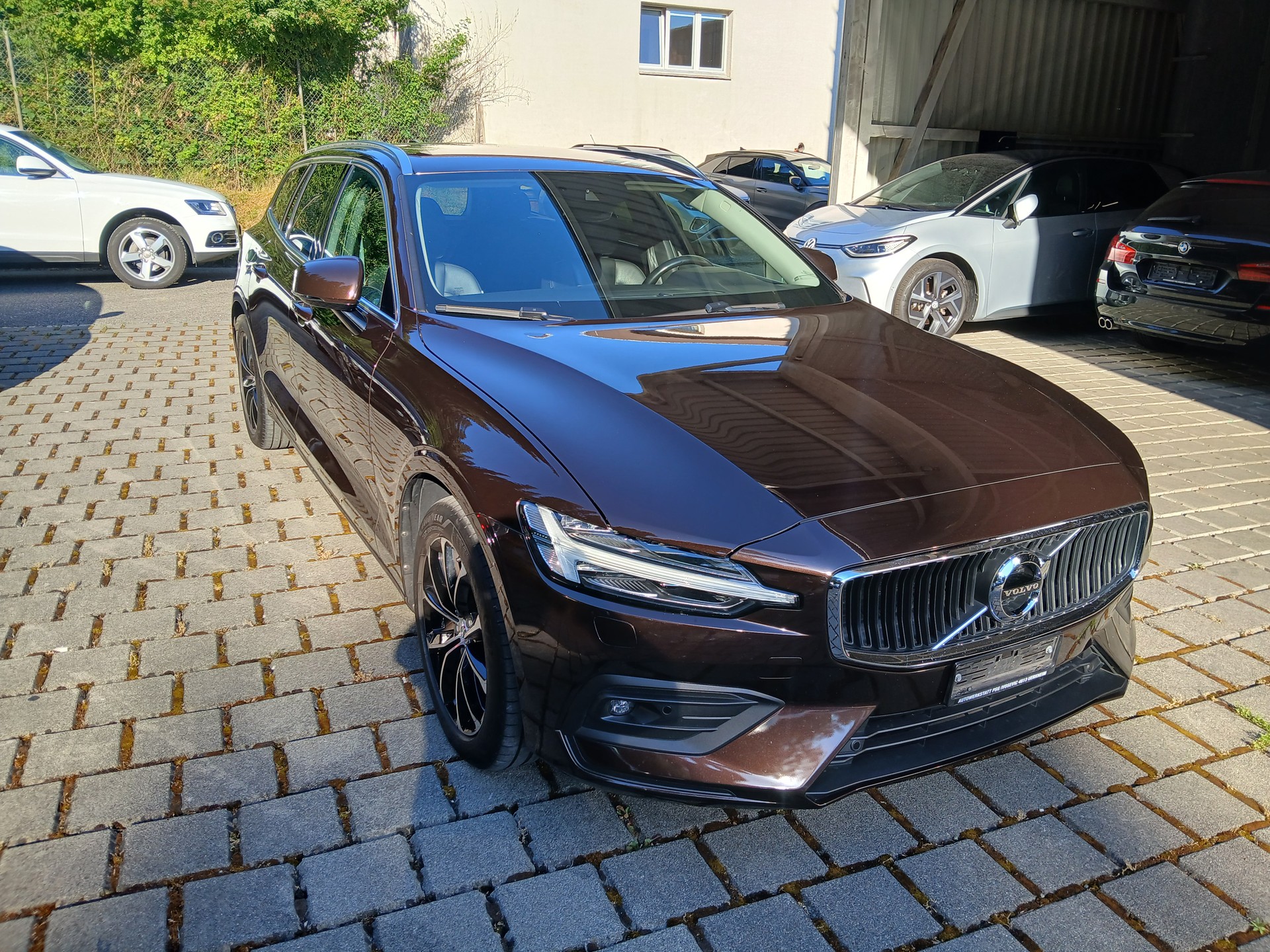 VOLVO V60 D4 AWD Inscription Geartronic-image-2