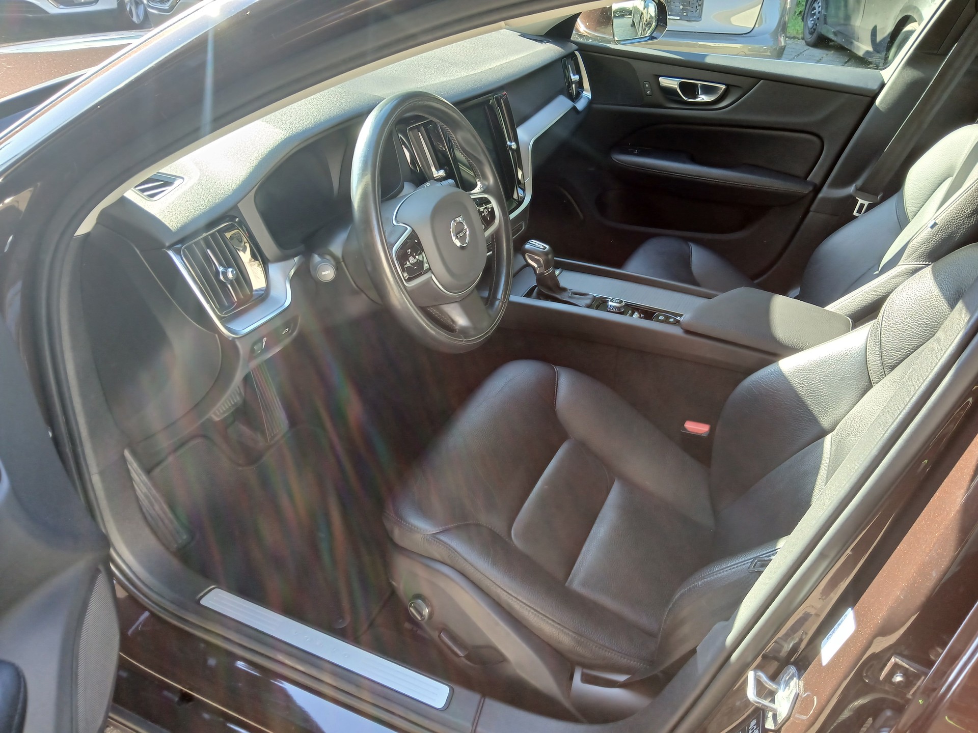 VOLVO V60 D4 AWD Inscription Geartronic-image-8