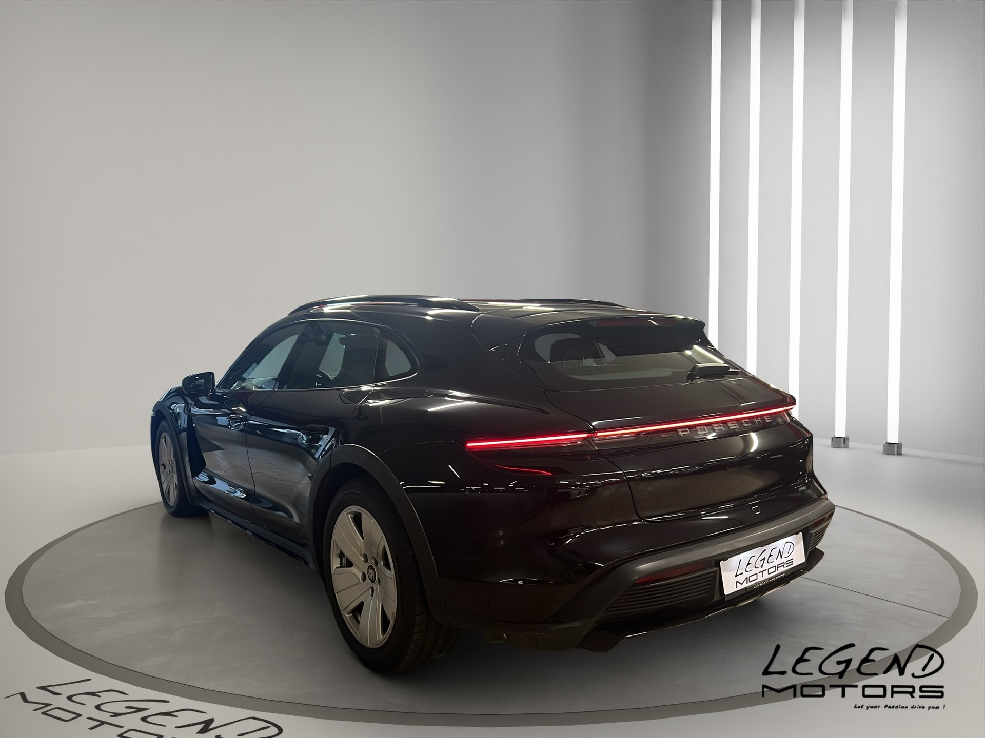 PORSCHE Taycan 4 Cross Turismo-showroom-element-3