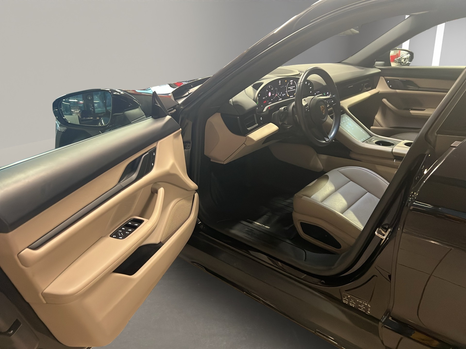 PORSCHE Taycan 4 Cross Turismo-image-7