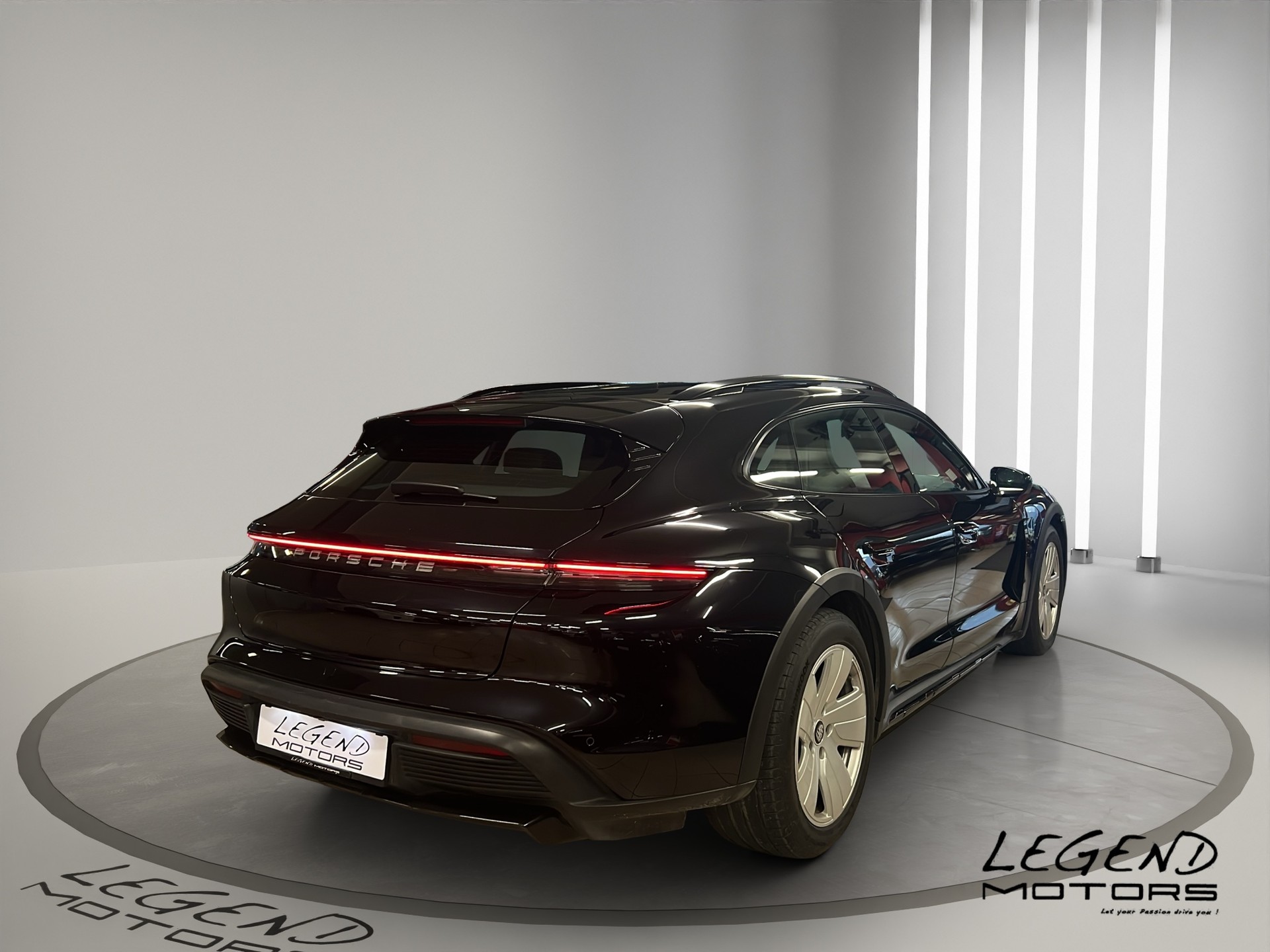 PORSCHE Taycan 4 Cross Turismo-image-5